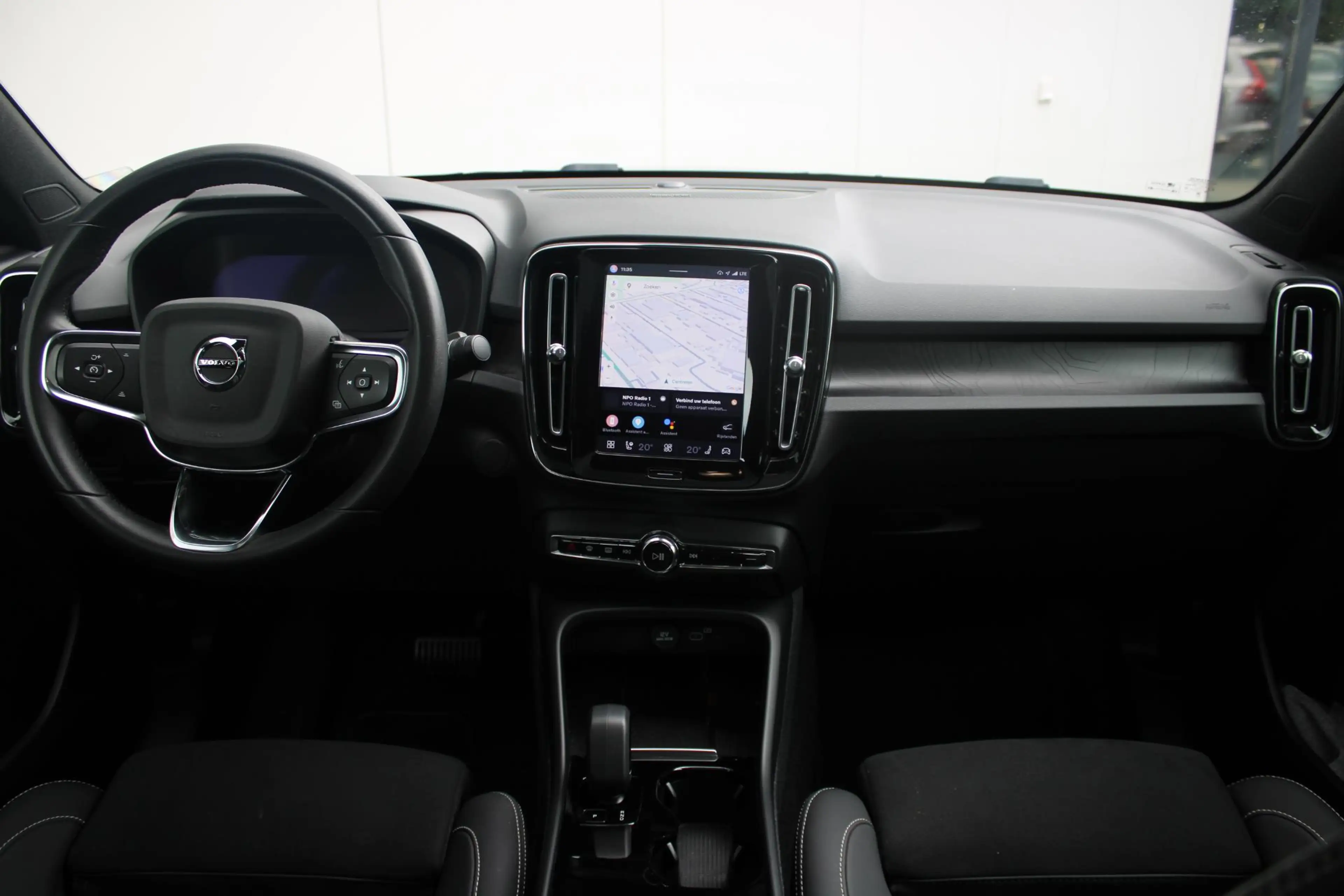 Volvo C40 Recharge Ultimate 69 kWh — photo 3