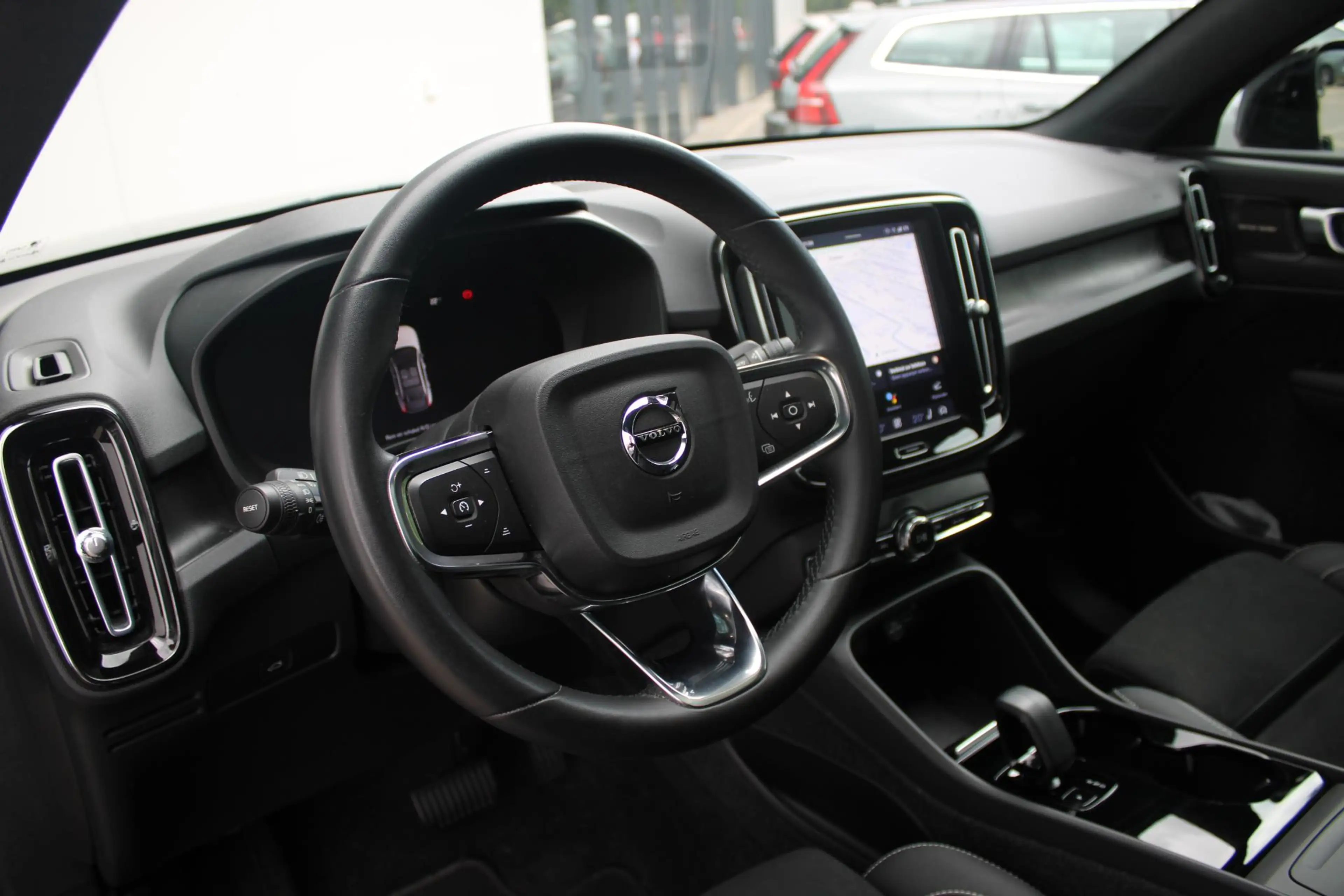 Volvo C40 Recharge Ultimate 69 kWh — photo 13