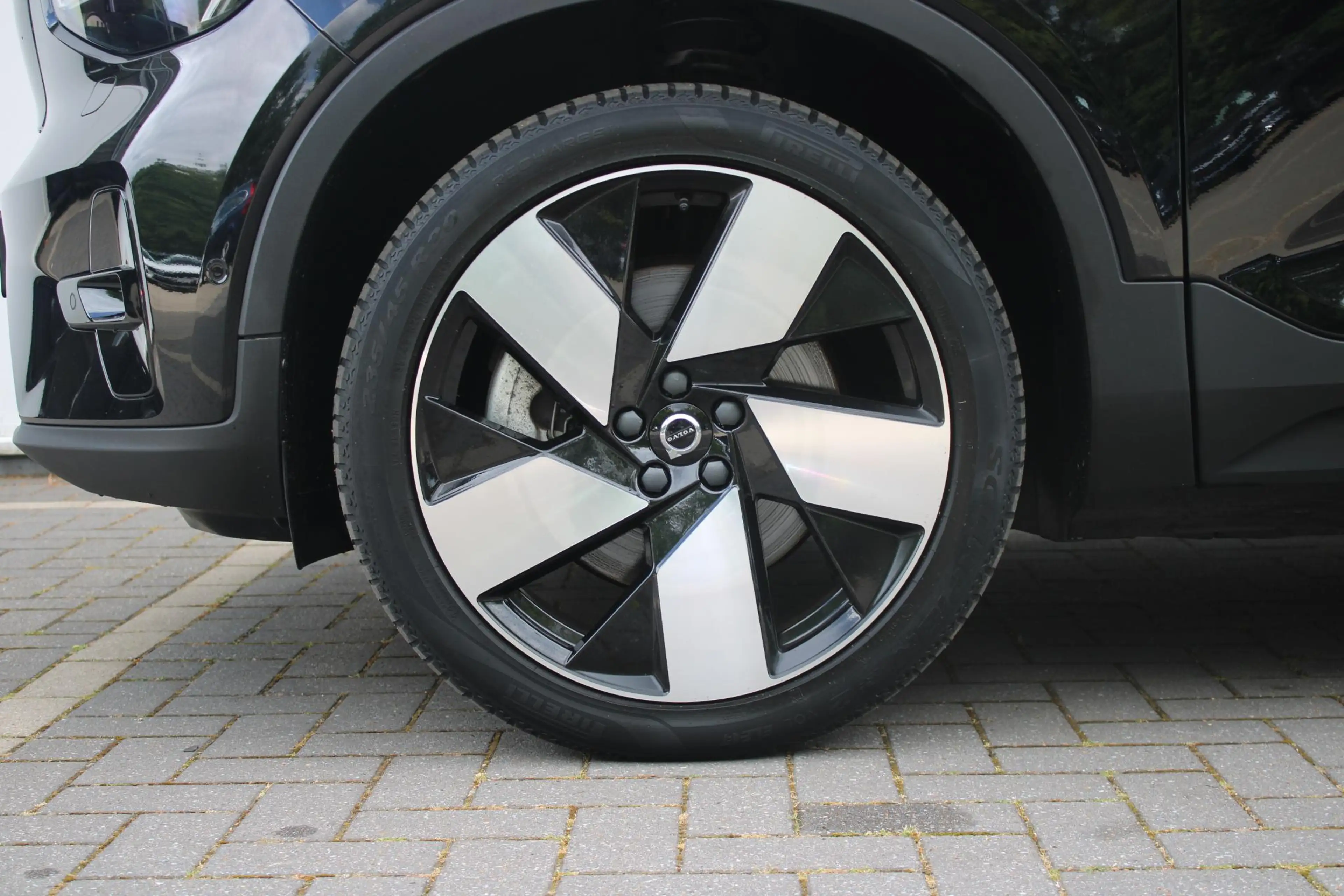 Volvo C40 Recharge Ultimate 69 kWh — photo 6