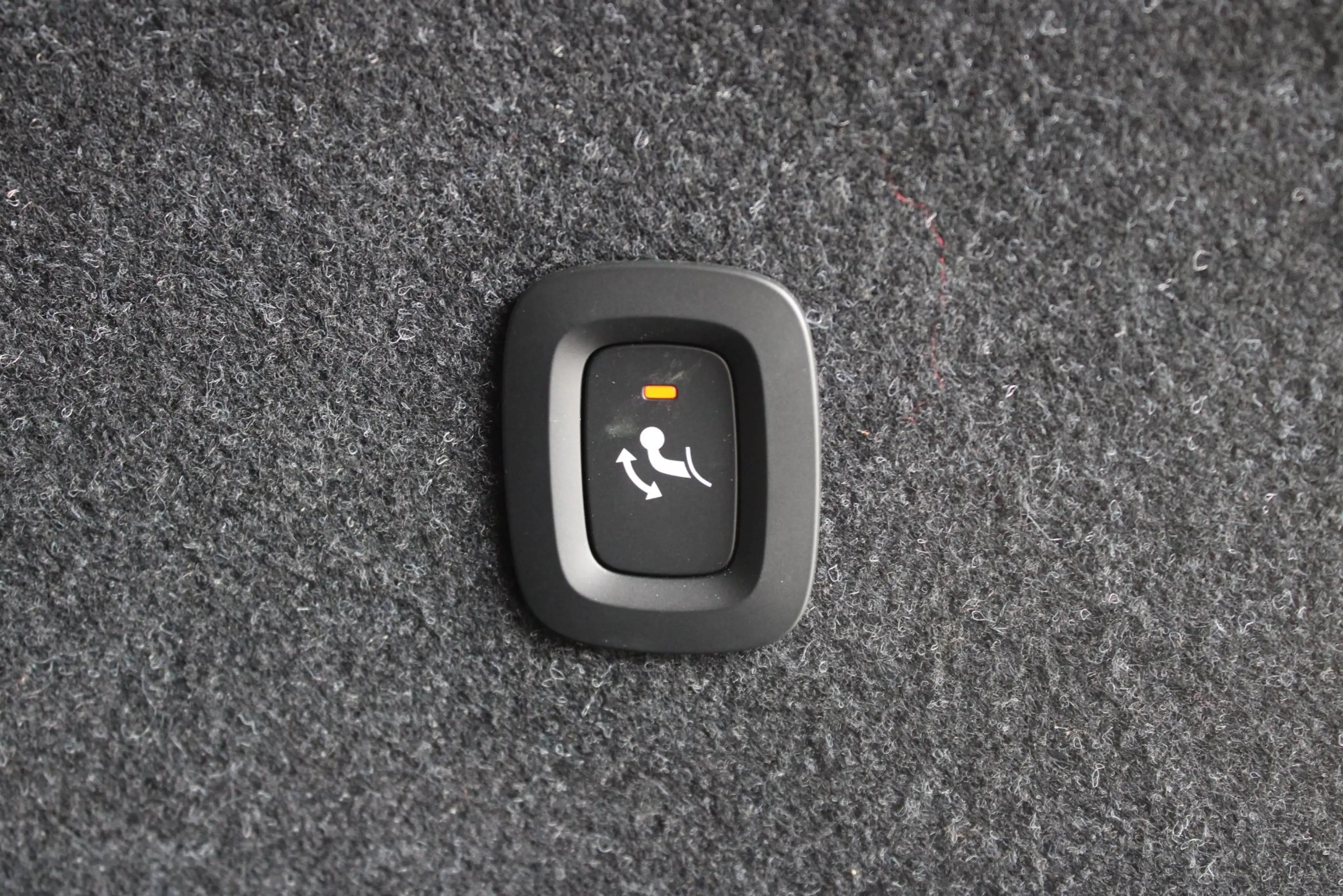 Volvo C40 Recharge Ultimate 69 kWh — photo 11