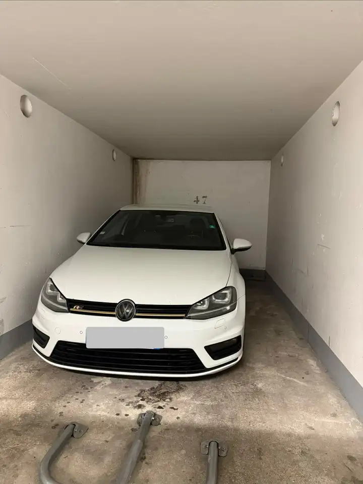 Volkswagen Golf Standard Model