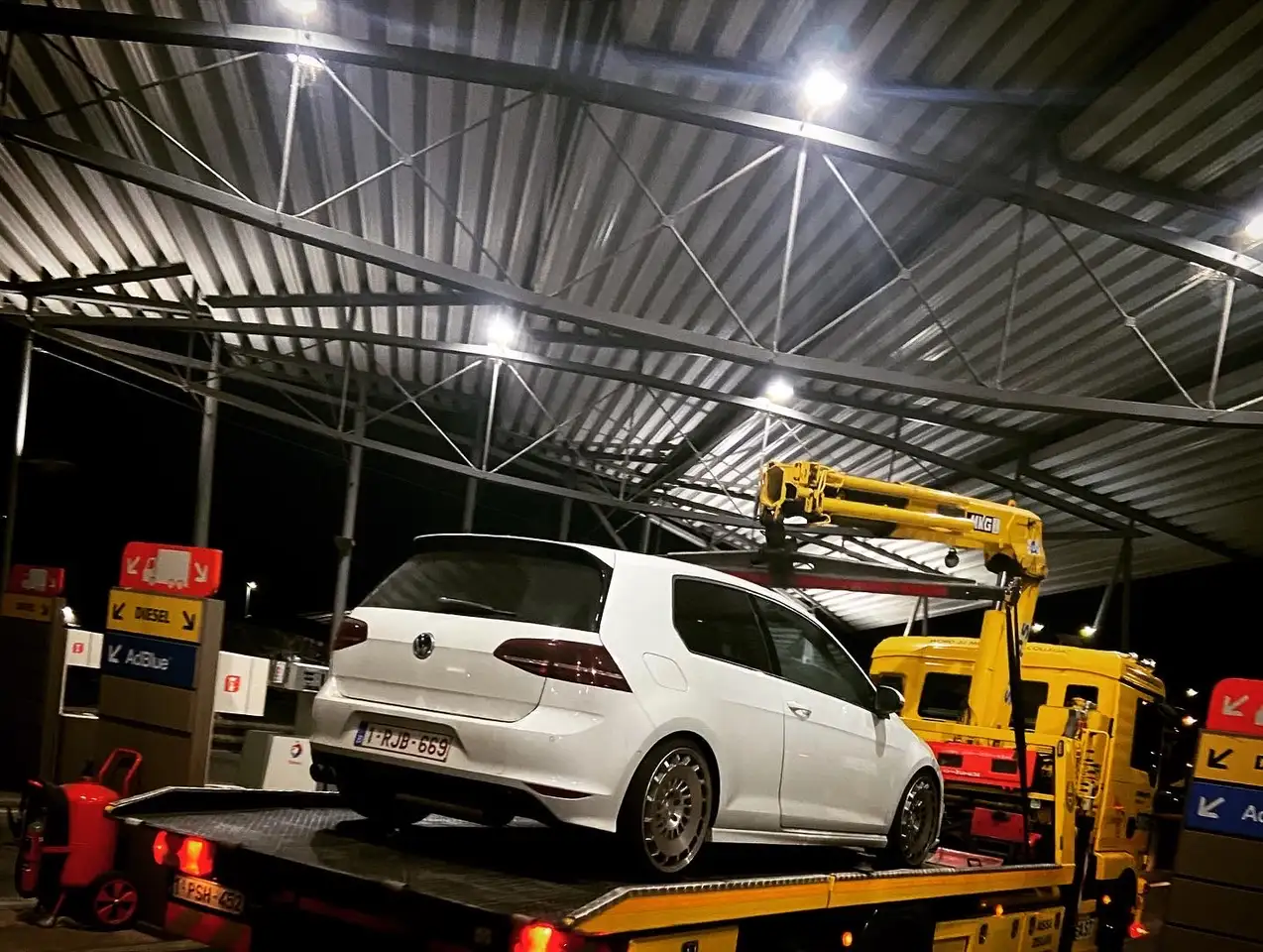 Volkswagen Golf Standard Model — photo 10