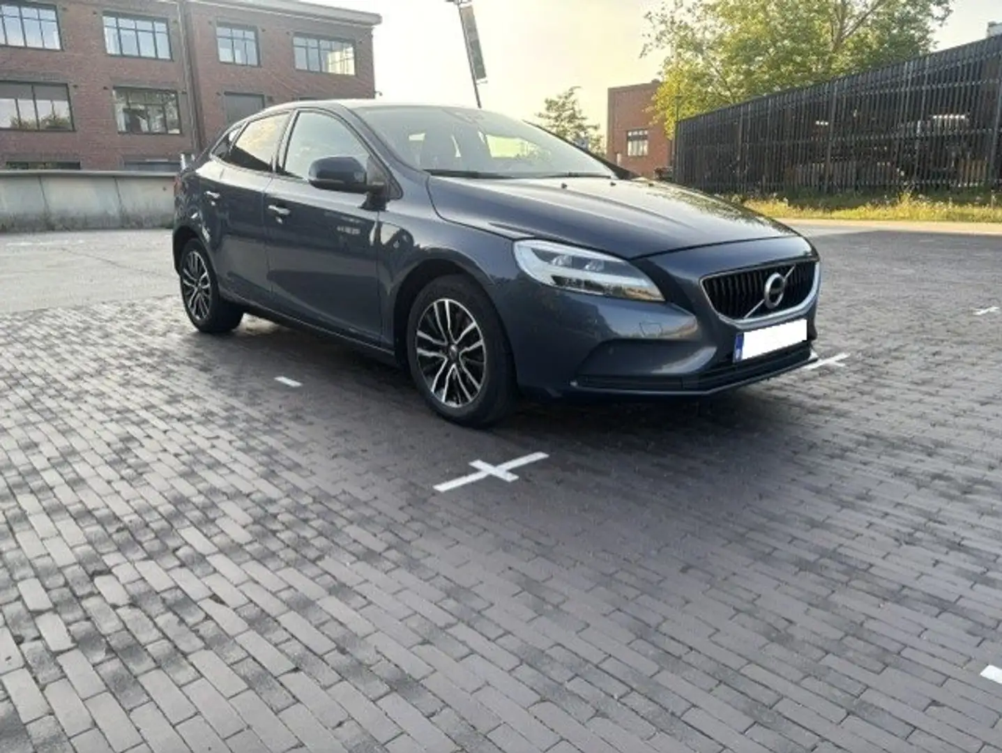 Volvo V40 V40 T2 Geartronic Momentum Bleu - 2