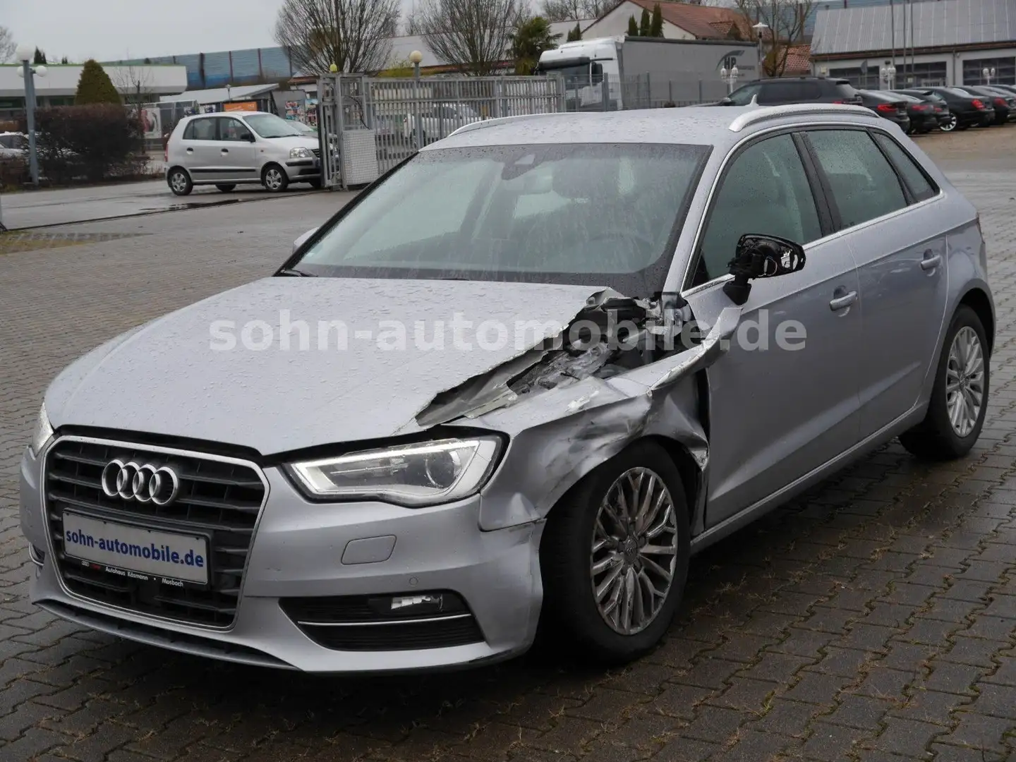 Audi A3 SB ambiente ultra Autom./Leder/Navi/Xenon/PDC Silber - 2