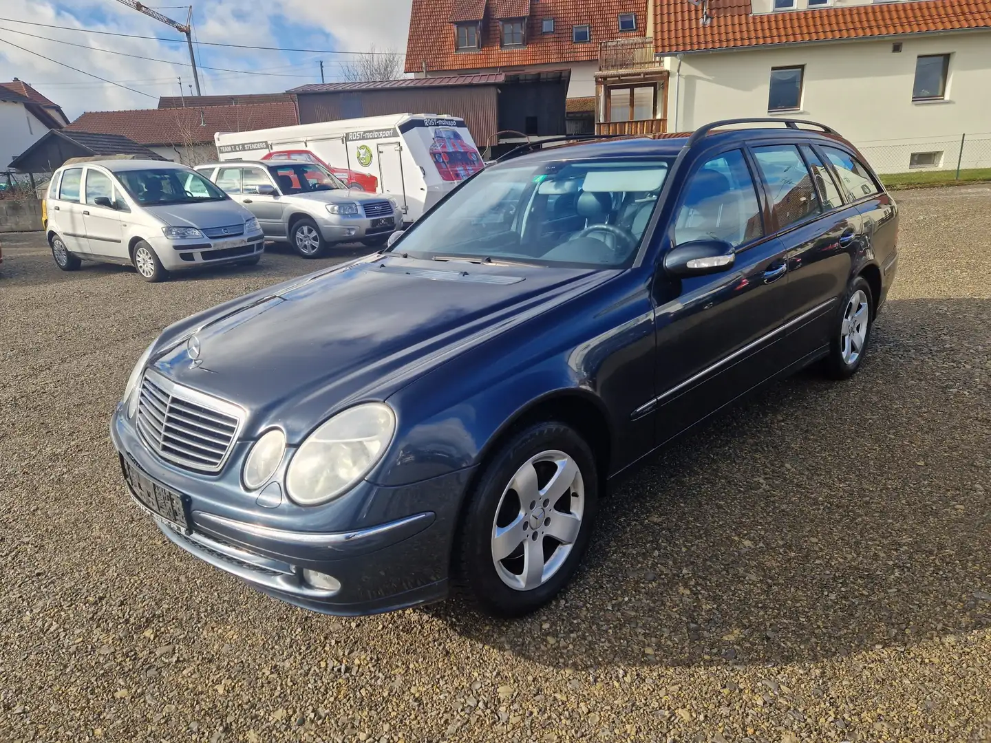 Mercedes-Benz E 320 T Avantgarde 4Matic*Leder*Xenon*TÜV/AU NEU* Black - 1