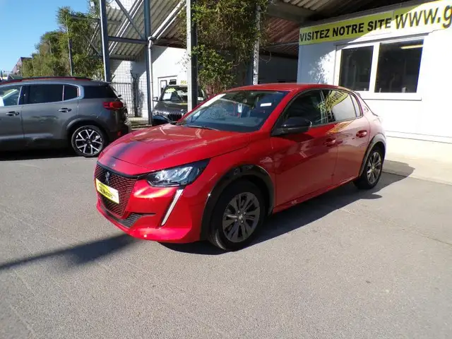 Peugeot e-208 51KWh 136cv Automatique rouge 07/22 18695km Airco