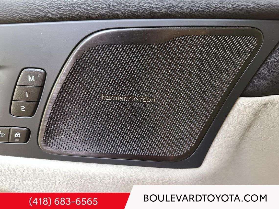 2025 Volvo XC60 T8 Plus CUIR, SIÈGES & VOLANT CHAUFFANTS, JANTES thumb 15