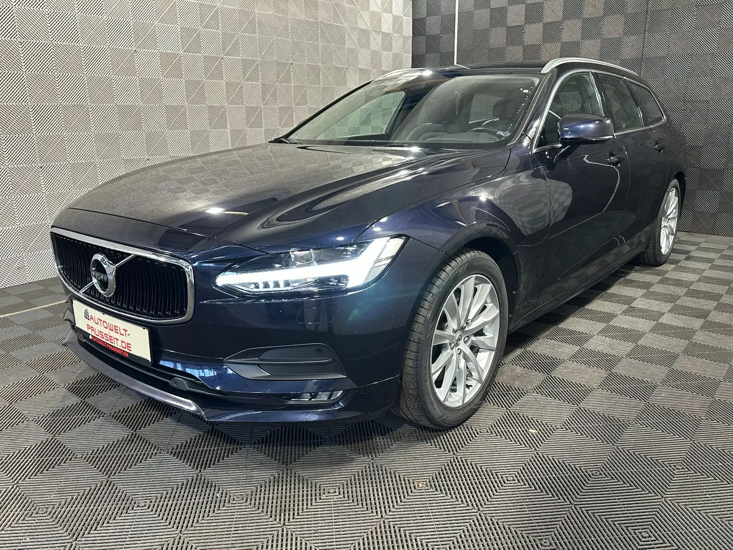Volvo V90 Kombi AWD*MOMENTUM*LED-R.KAM-ST.H-MEMO-LEDER Blau - 2