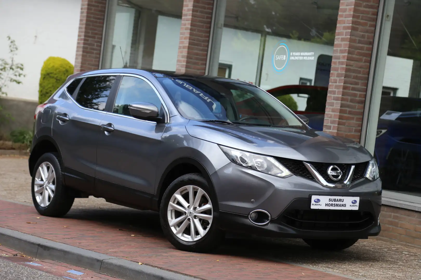 Nissan Qashqai 1.2 DIG-T Acenta Panorama Navi Camera Grijs - 1
