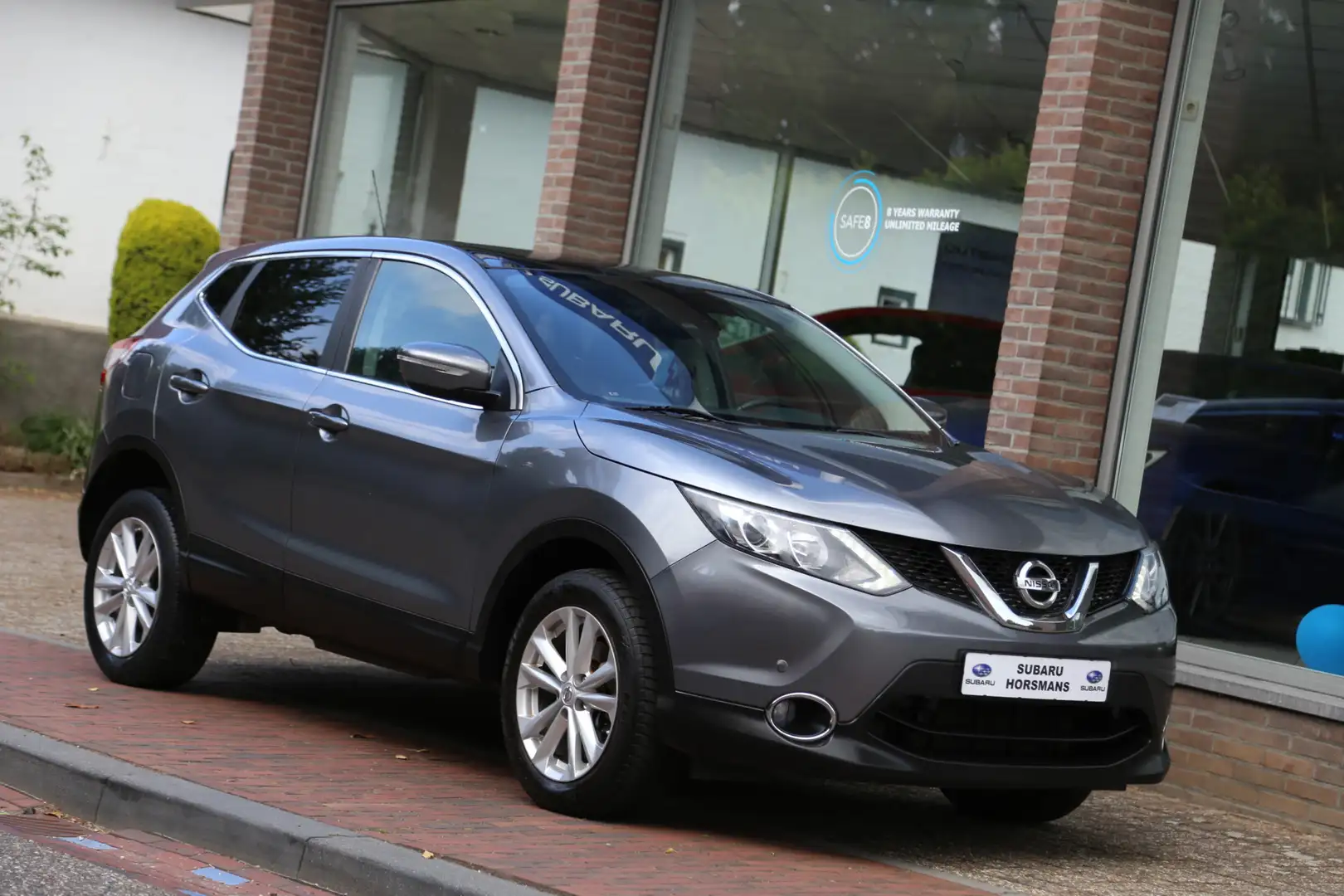 Nissan Qashqai 1.2 DIG-T Acenta Panorama Navi Camera Grijs - 2