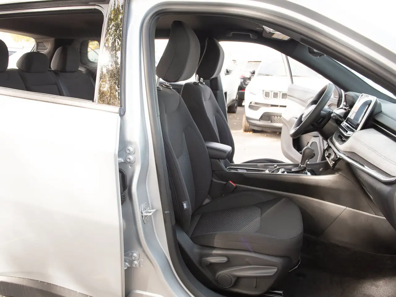 Jeep Compass photo Jeep Compass