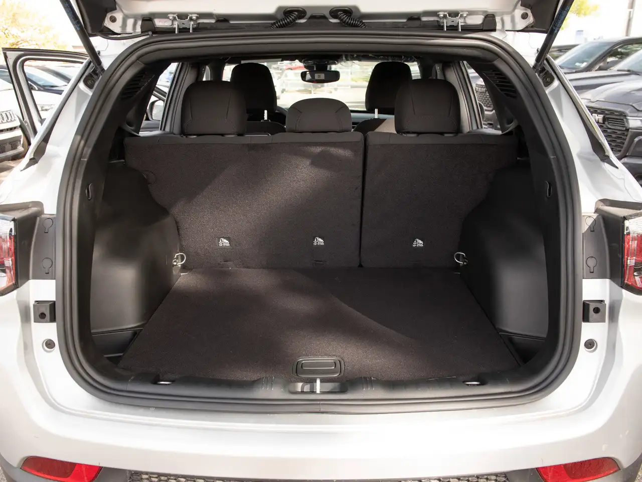 Jeep Compass photo Jeep Compass