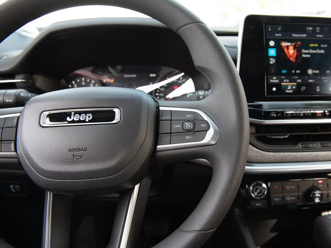 Jeep Compass photo Jeep Compass
