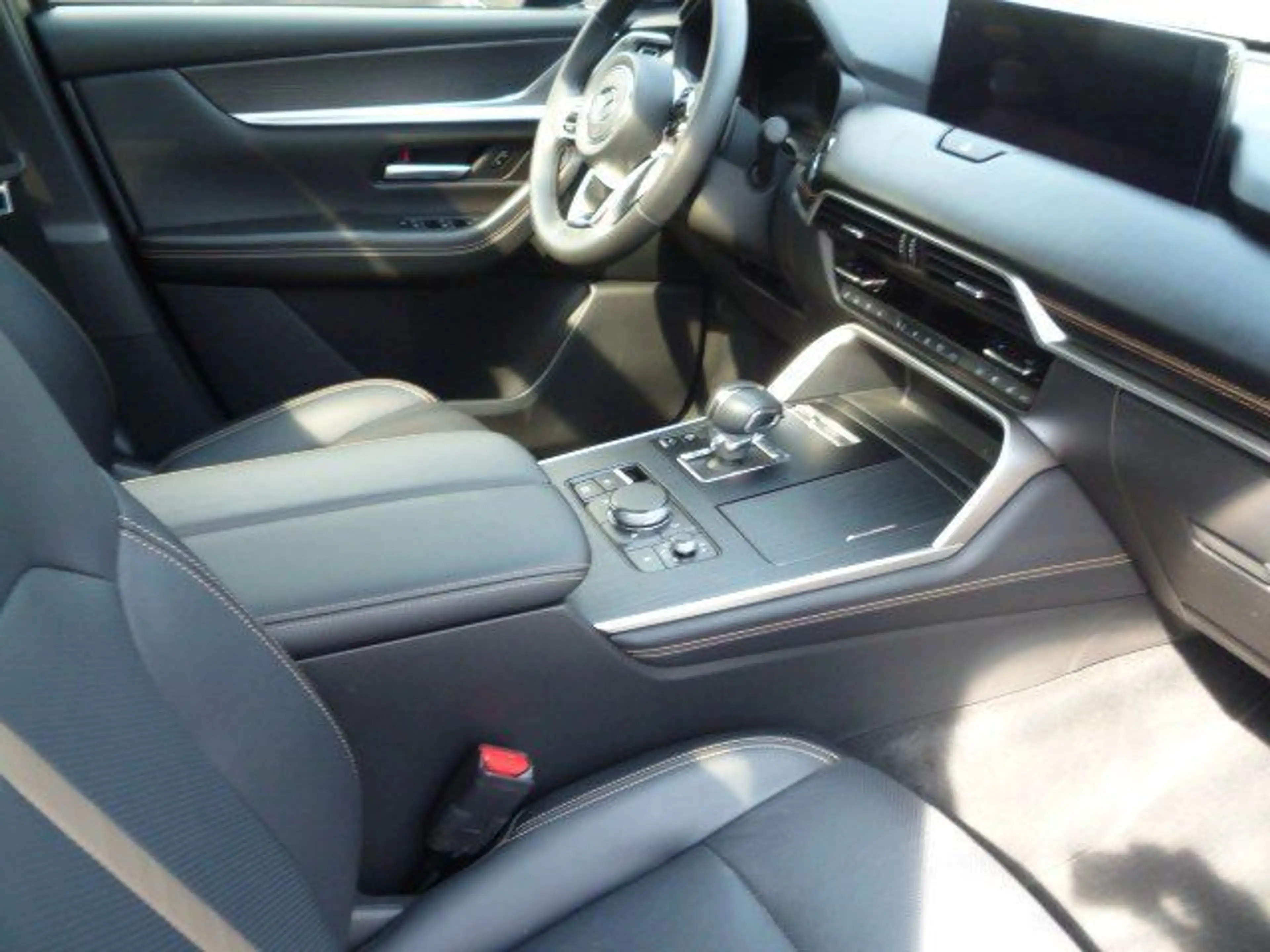 Mazda CX-60 2.5L e-SKYACTIV PHEV 327ps Homura Plus Hyb — photo 12