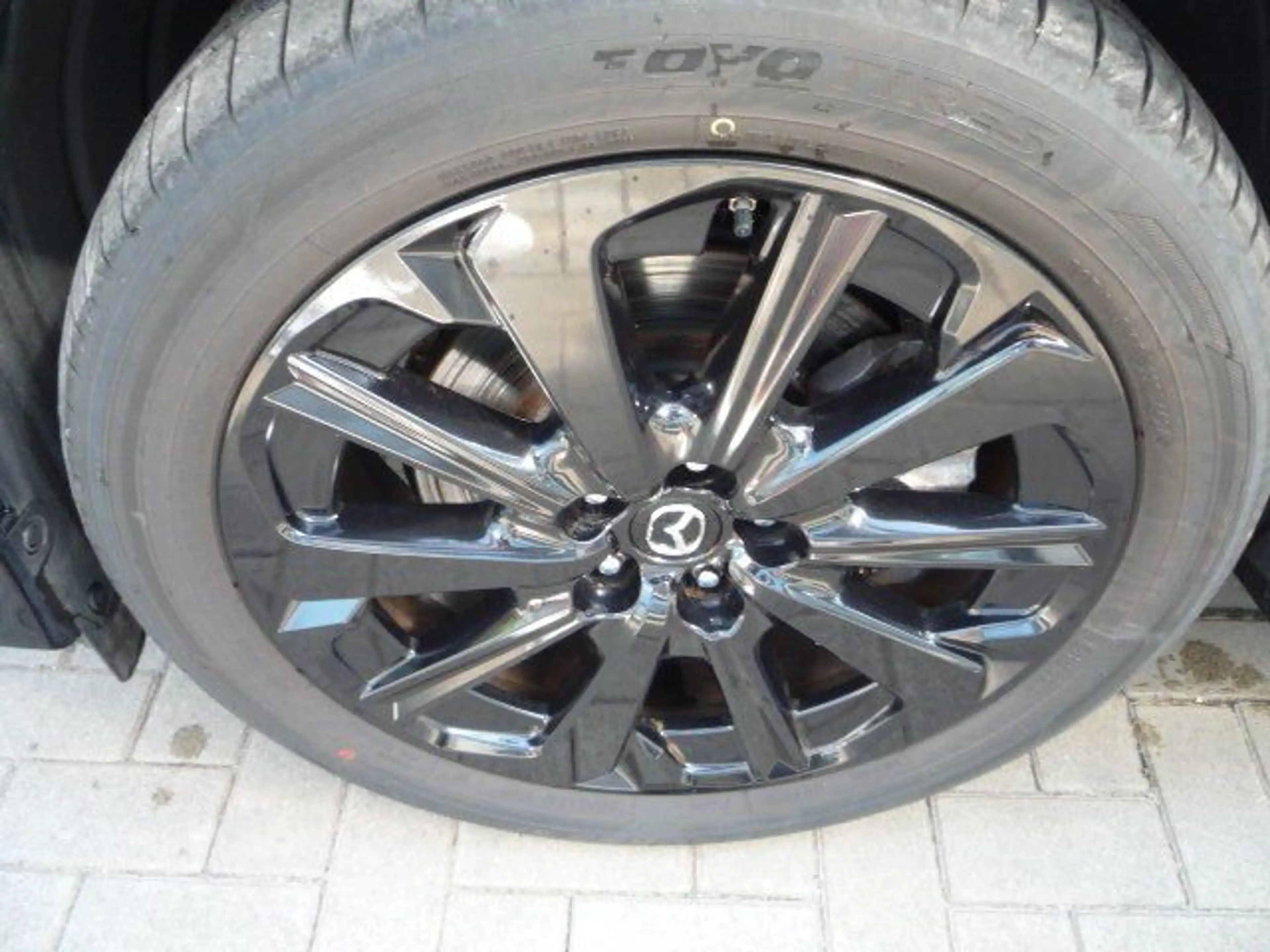Mazda CX-60 2.5L e-SKYACTIV PHEV 327ps Homura Plus Hyb — photo 9