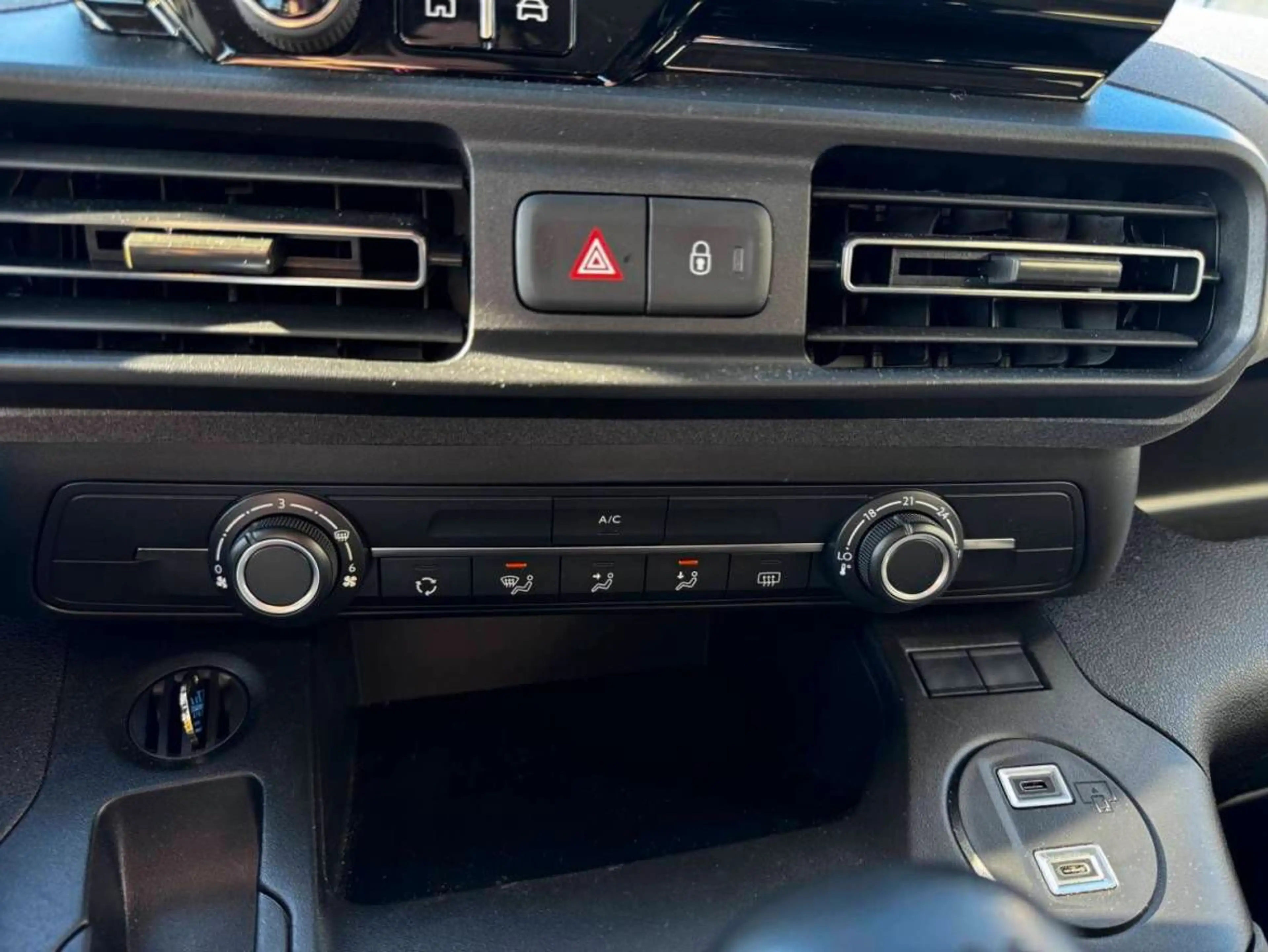 Peugeot Rifter N1 L1 Allure BlueHDi 100 — photo 12