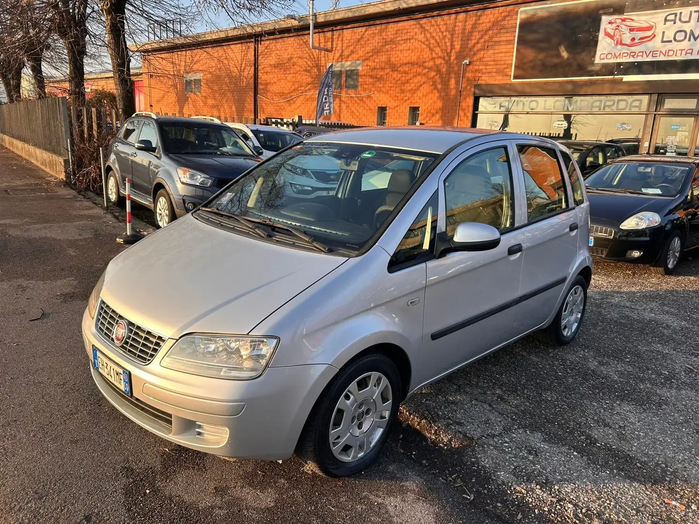 Fiat Idea Idea 1.4 benziba16v Emotion s Euro 5 Grau - 1