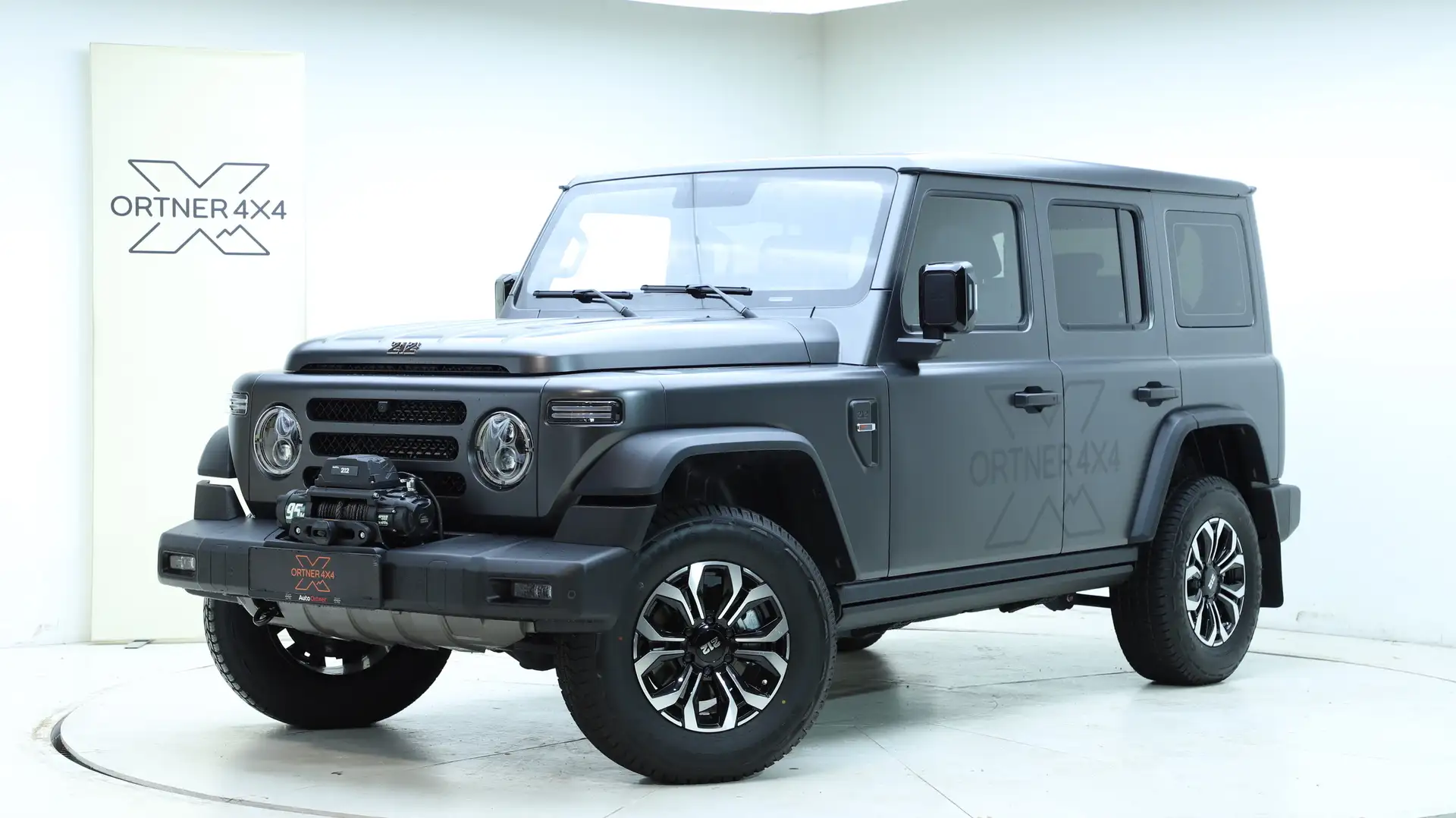 BAW 212 212 ORTNER 4X4 Offroad Customs Grau - 1