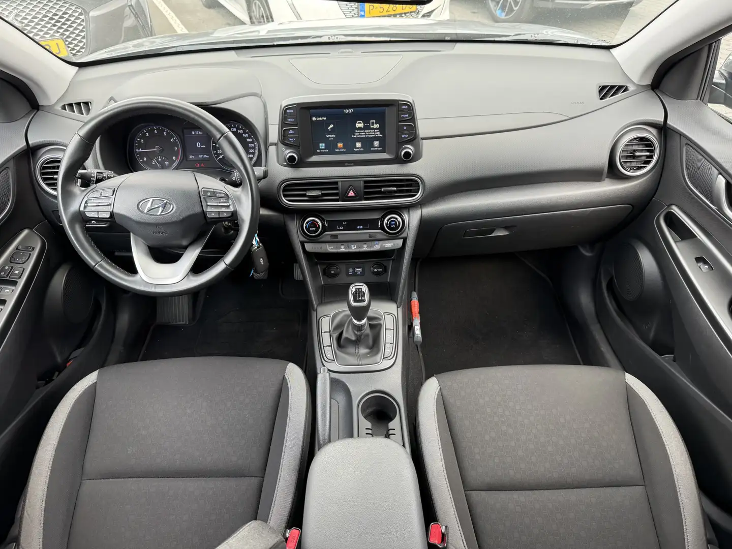 Hyundai KONA 1.0 T-GDI Comfort Parkeerhulp / Lm velgen / Cruise Grau - 2
