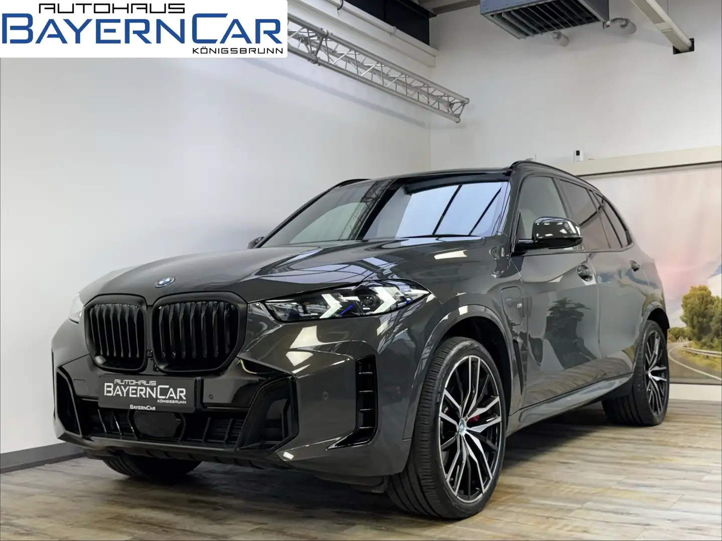BMW X5 xDrive50e M Sport Pro 22Zoll Sky Sitzlüft AHK Grau - 1