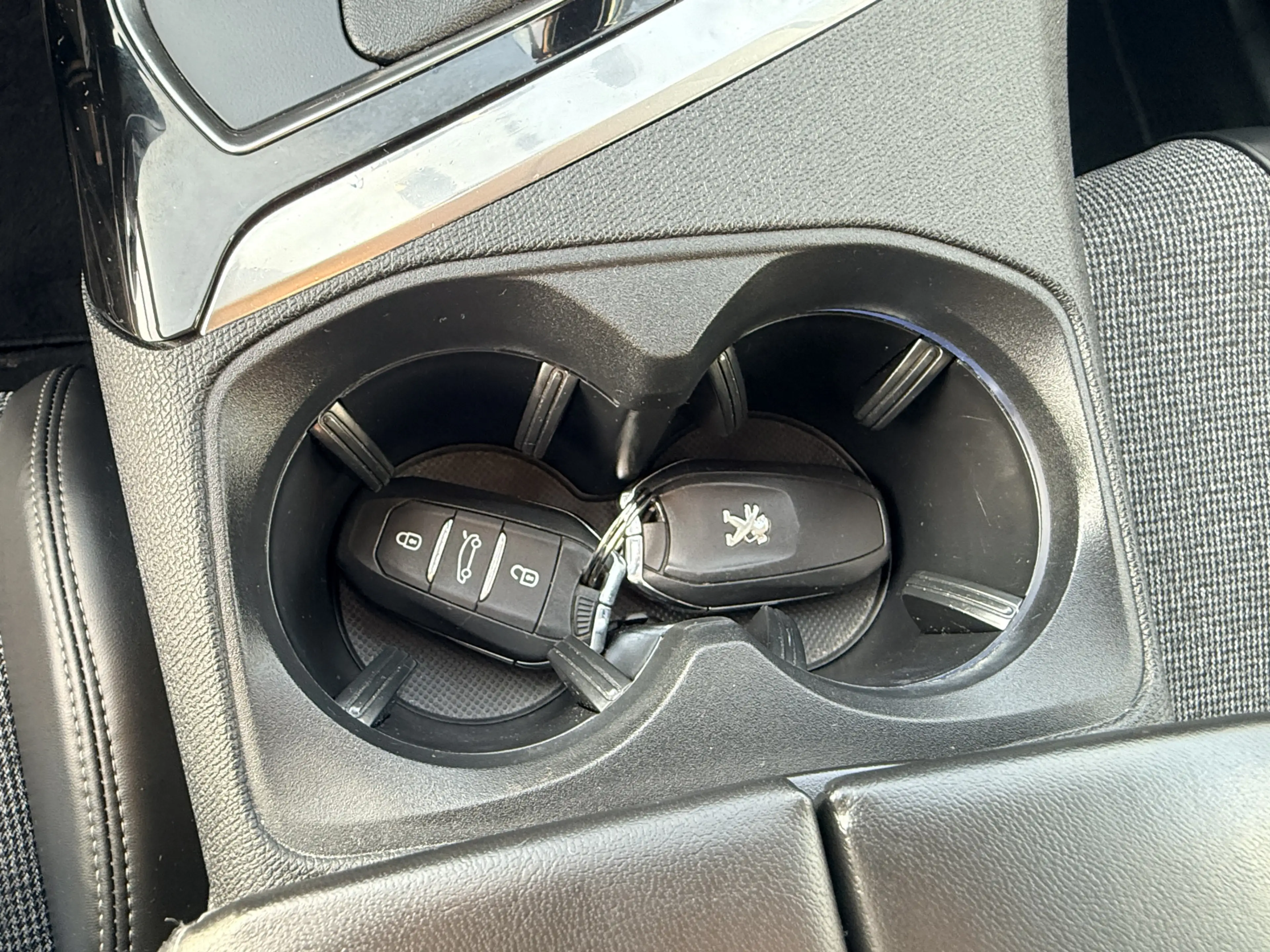 Peugeot 3008 1.2 PureTech Allure | LED | Keyless | Apple/Androi — photo 27