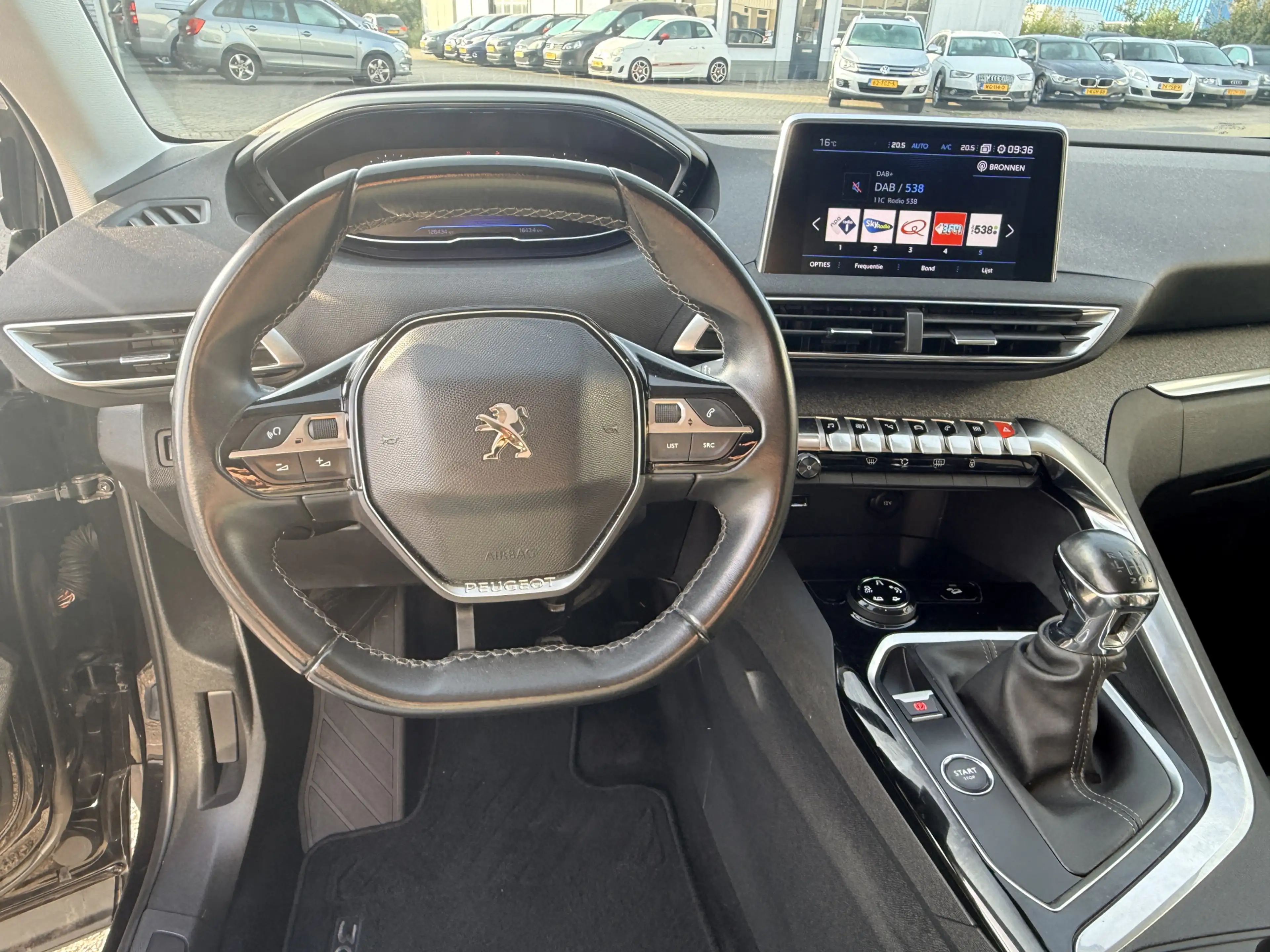 Peugeot 3008 1.2 PureTech Allure | LED | Keyless | Apple/Androi — photo 5