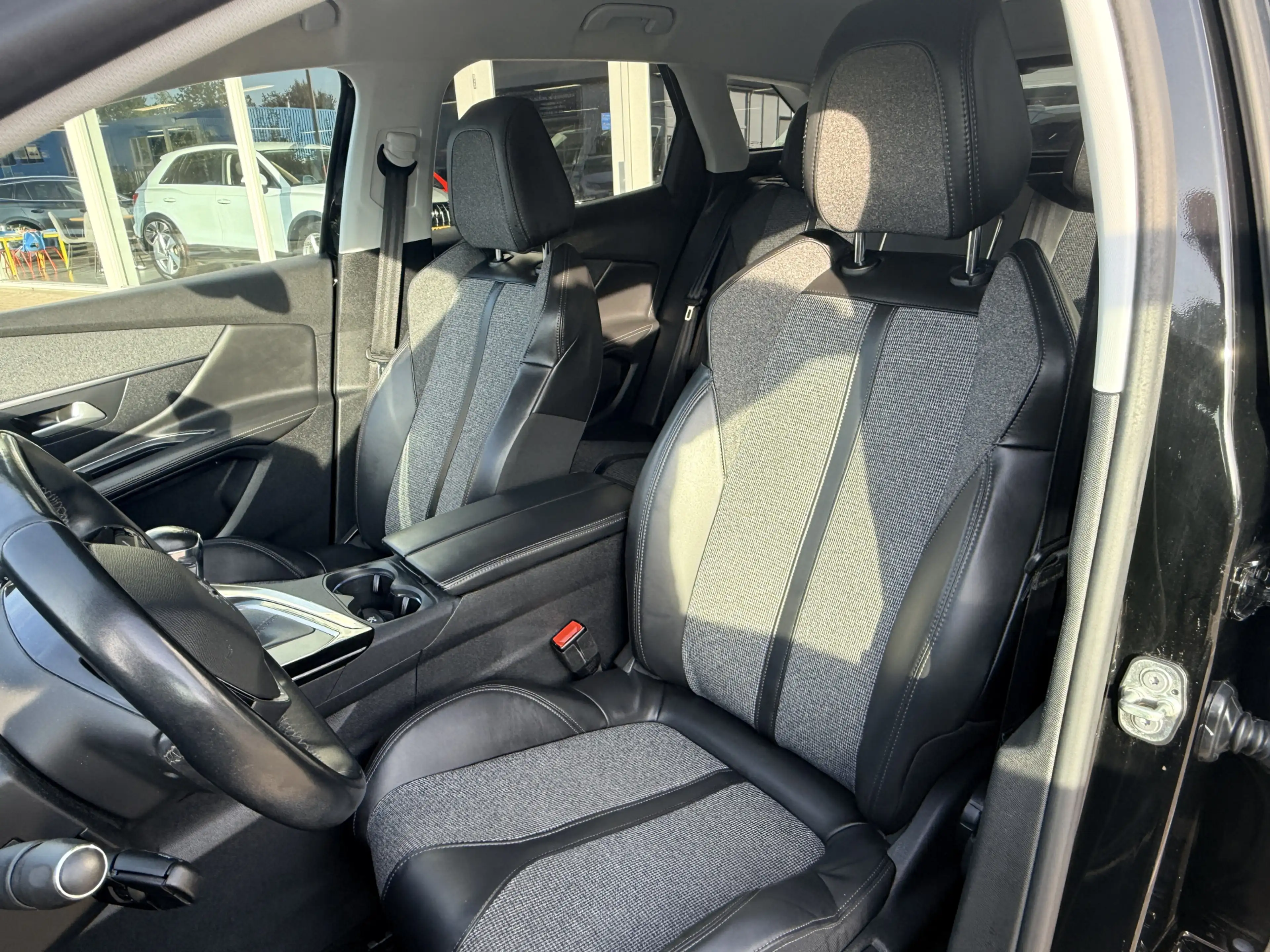 Peugeot 3008 1.2 PureTech Allure | LED | Keyless | Apple/Androi — photo 16