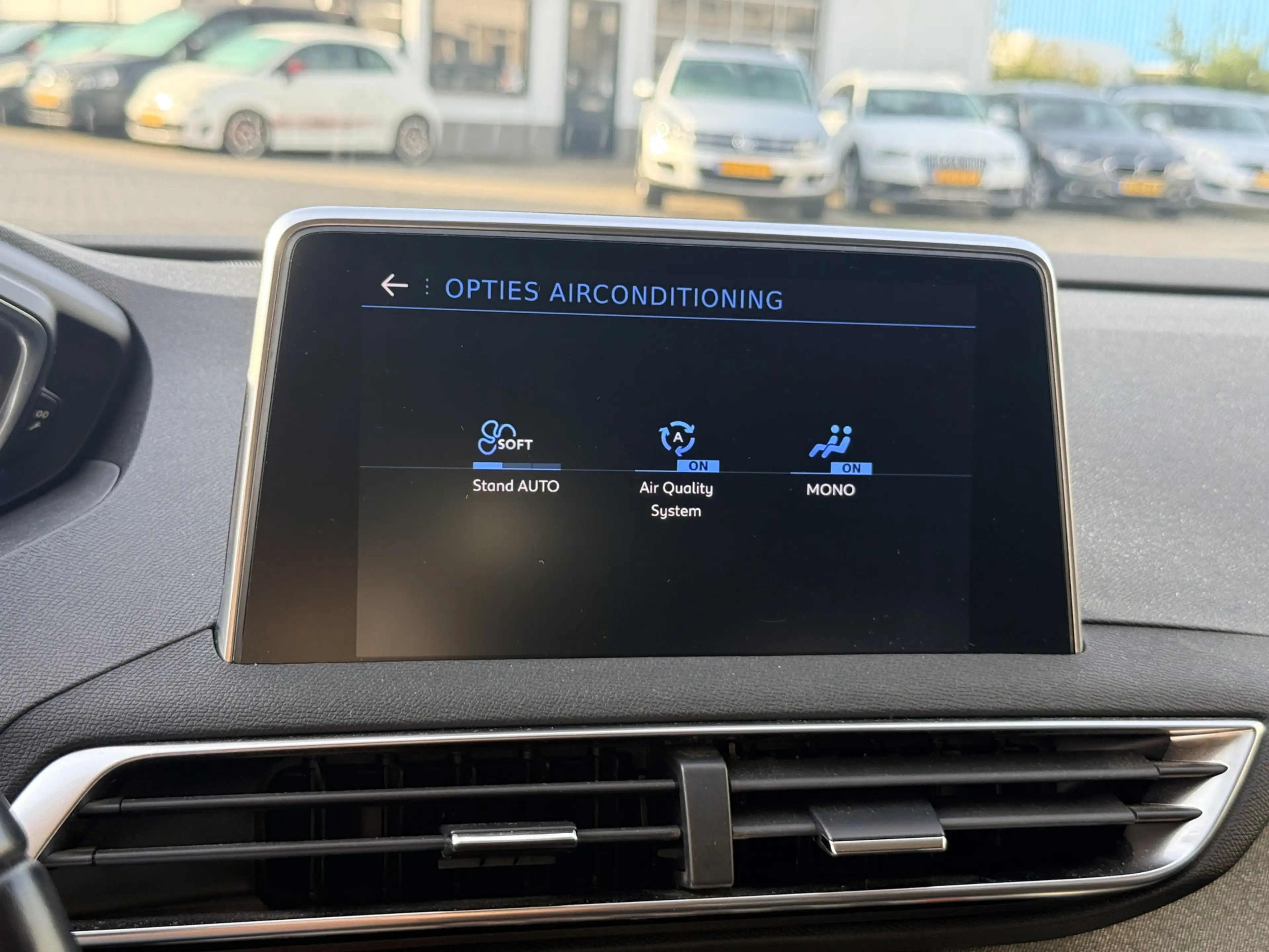 Peugeot 3008 1.2 PureTech Allure | LED | Keyless | Apple/Androi — photo 45