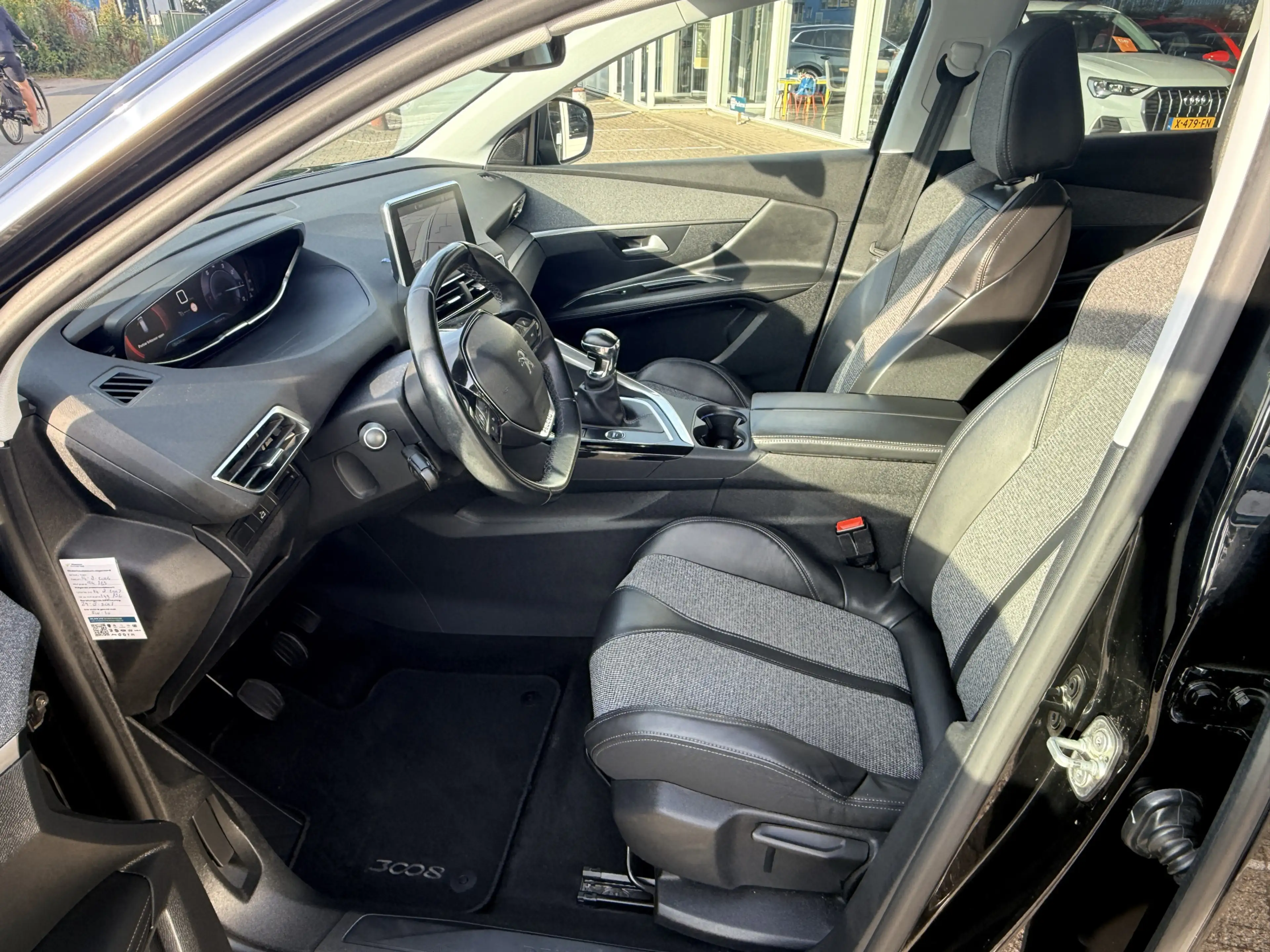 Peugeot 3008 1.2 PureTech Allure | LED | Keyless | Apple/Androi — photo 4