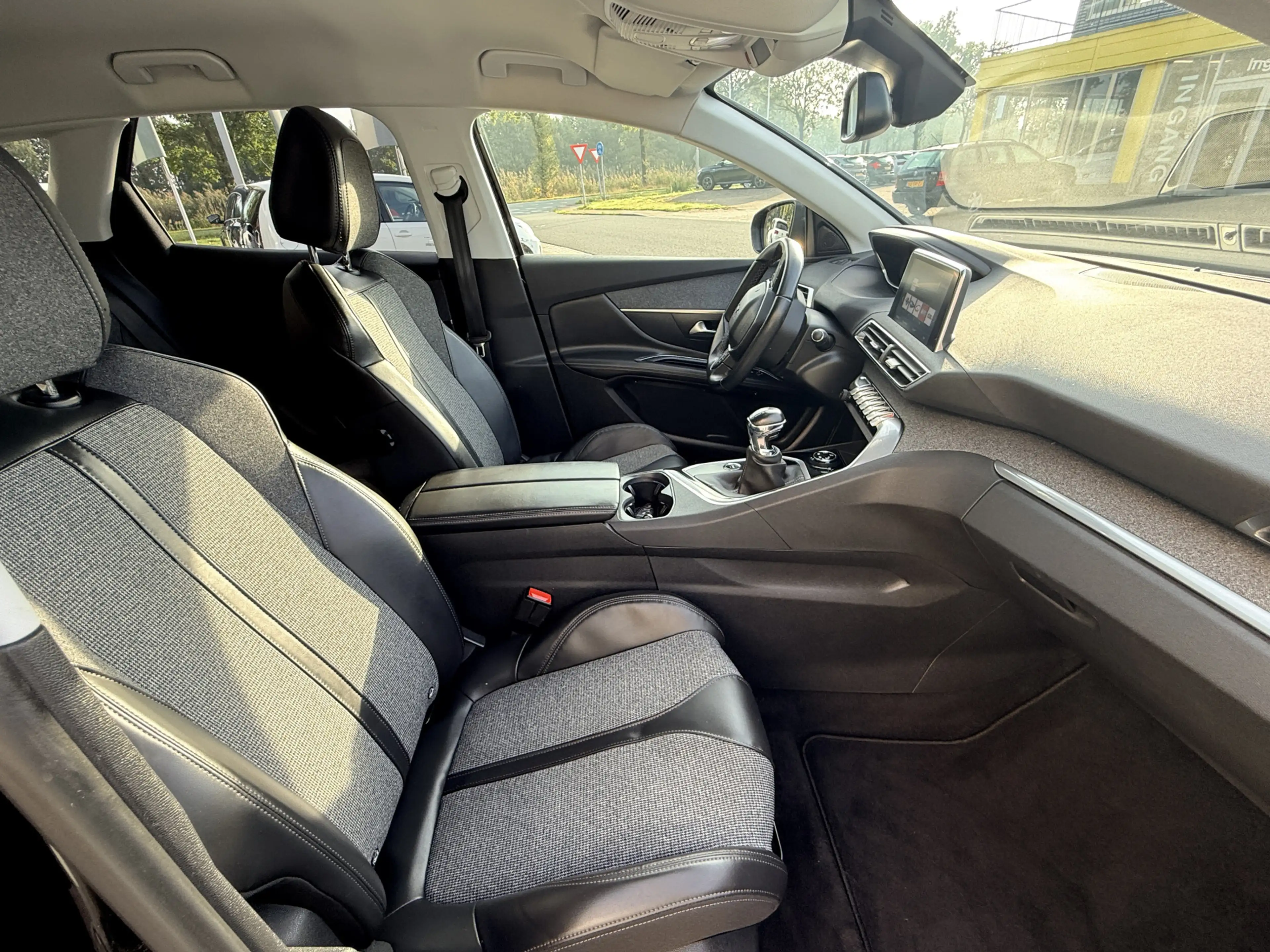 Peugeot 3008 1.2 PureTech Allure | LED | Keyless | Apple/Androi — photo 31