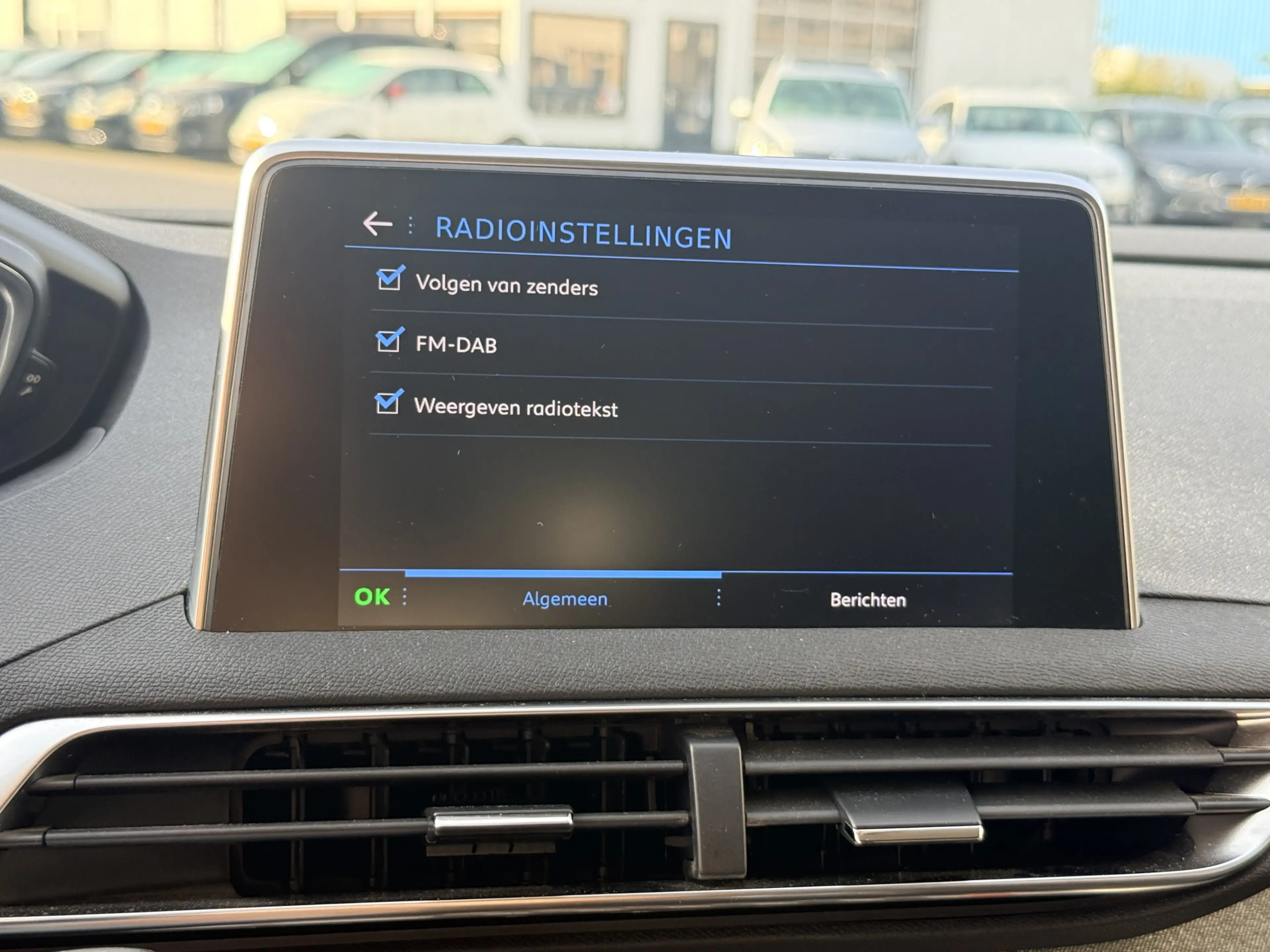 Peugeot 3008 1.2 PureTech Allure | LED | Keyless | Apple/Androi — photo 41