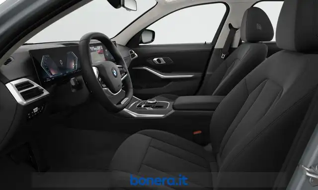 BMW 3 Series view 5