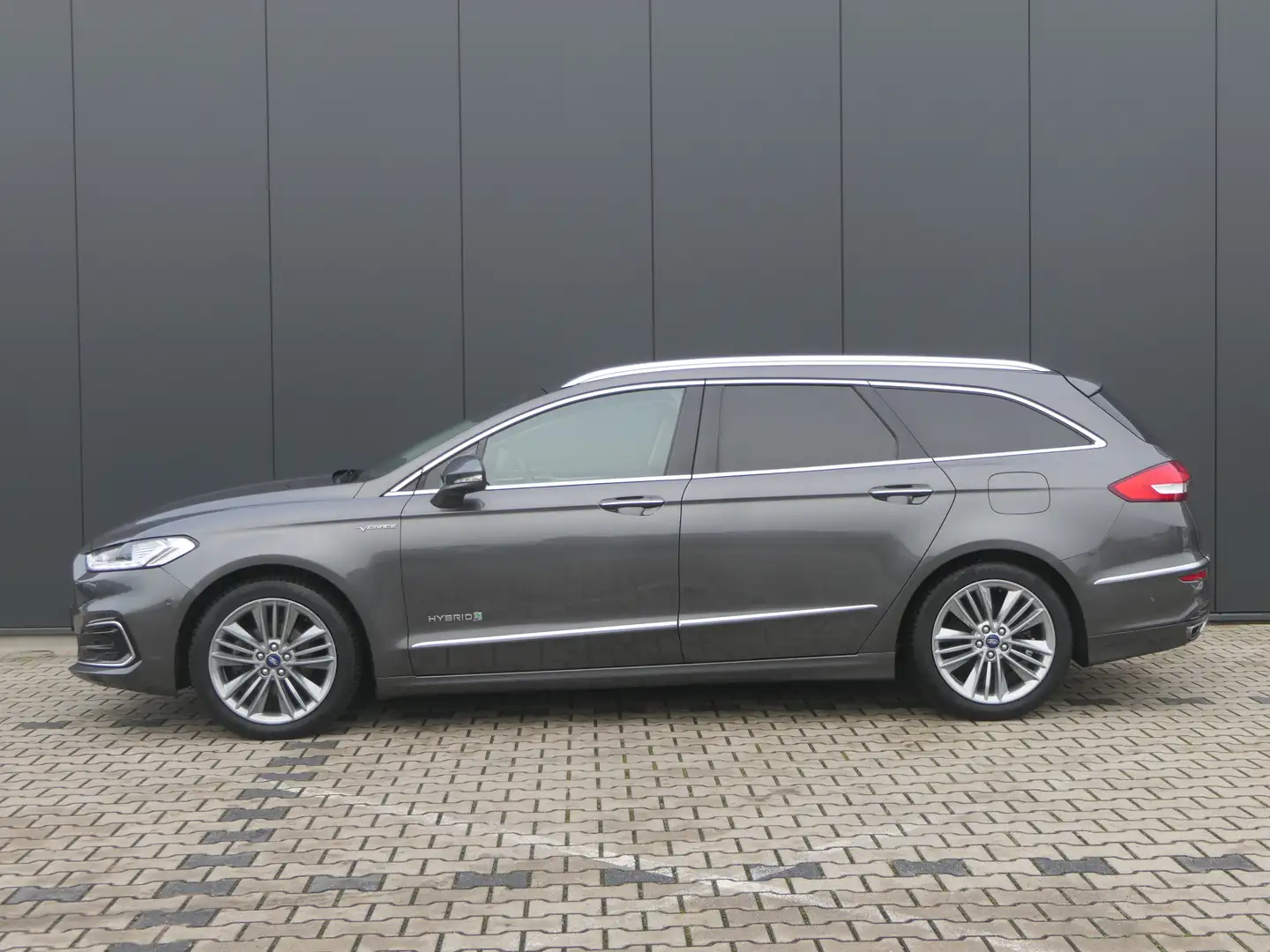 Ford Mondeo Wagon 2.0 IVCT HEV Vignale | Leder | Sony Audio | Grijs - 2
