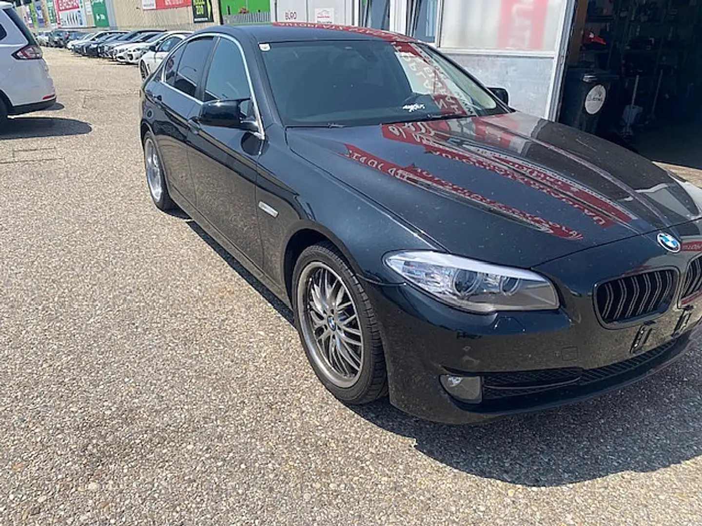 BMW 520 d Schwarz - 2