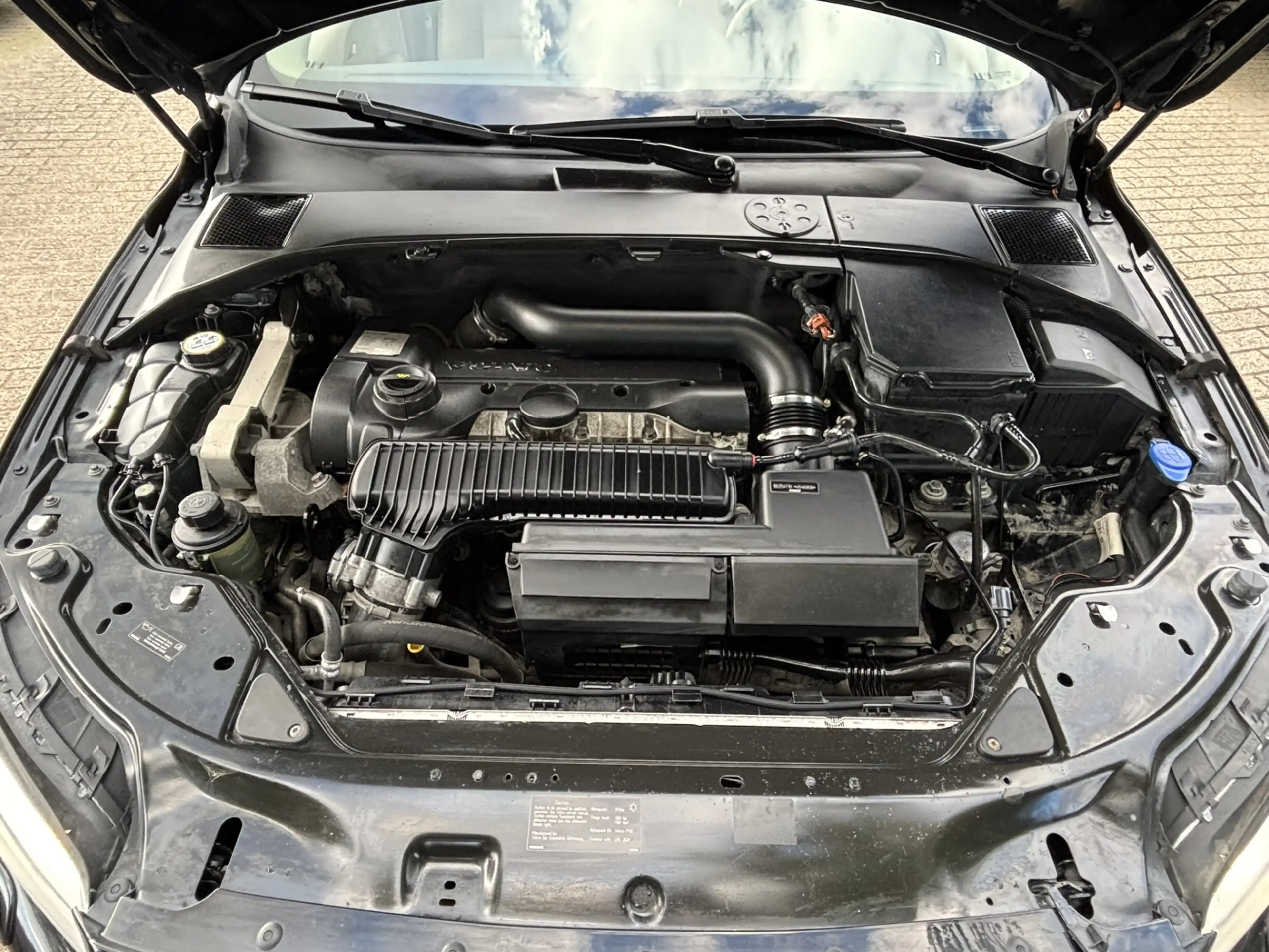 Volvo V70 2.5T 231pk Momentum Xenon Stoelverwarming voor & a — photo 9
