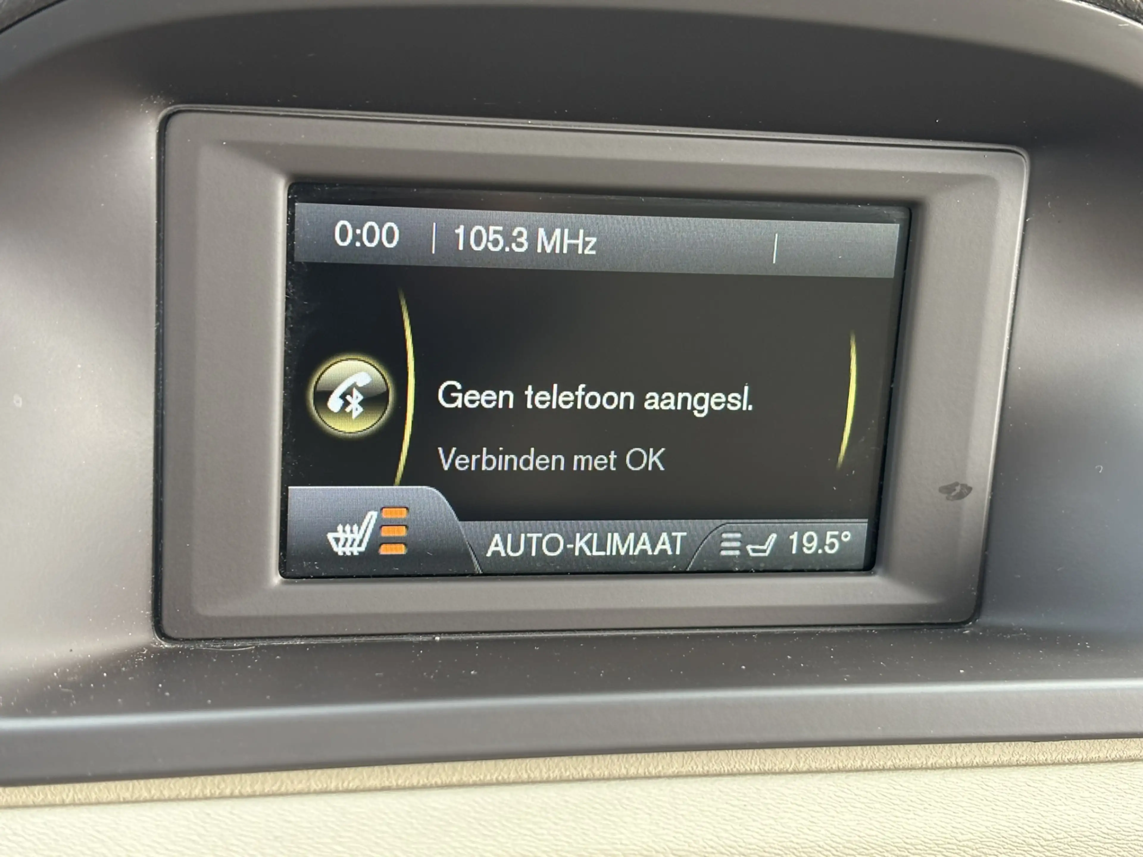 Volvo V70 2.5T 231pk Momentum Xenon Stoelverwarming voor & a — photo 15