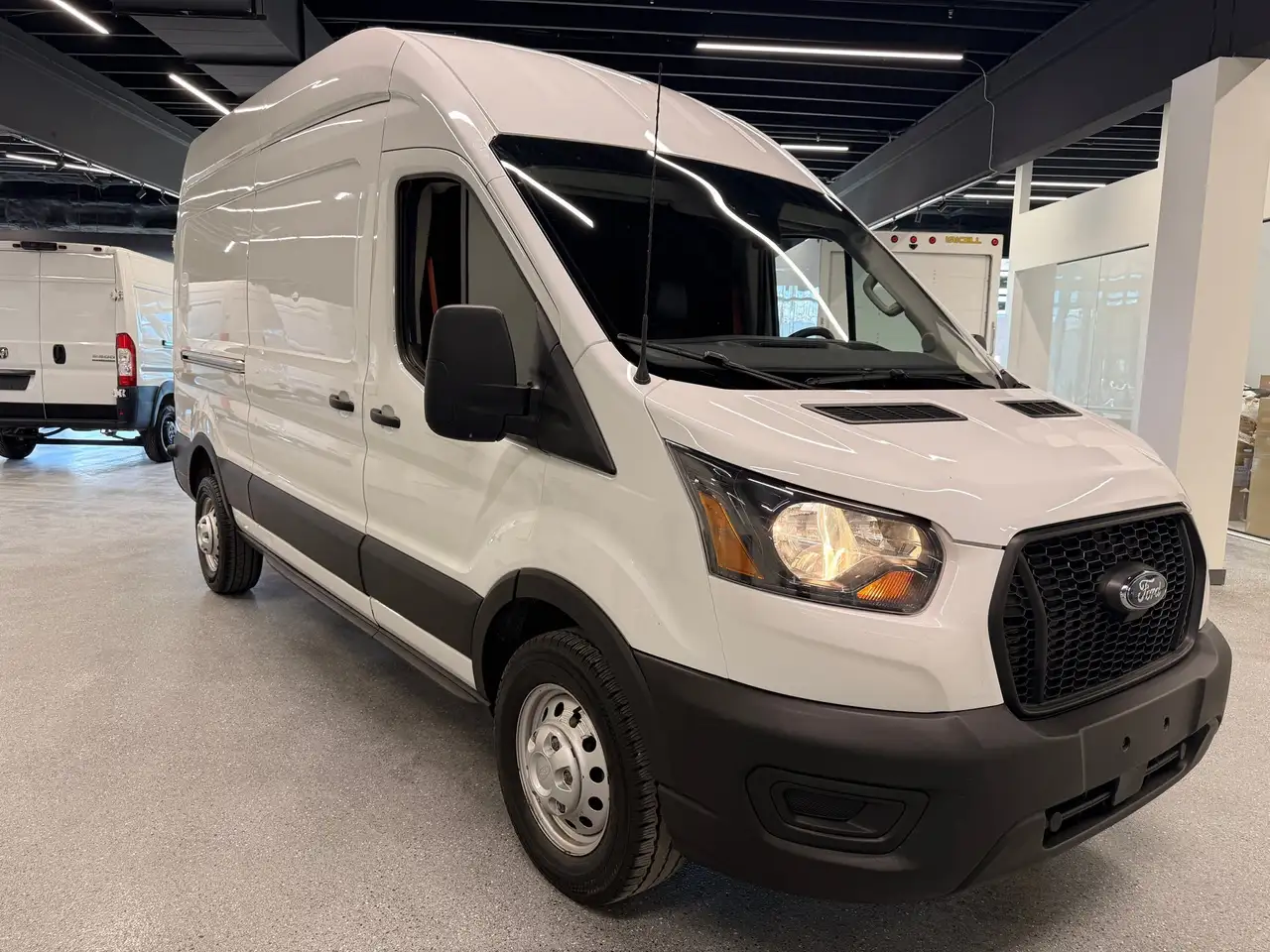 Ford Transit Cargo Van снимка Ford Transit Cargo Van