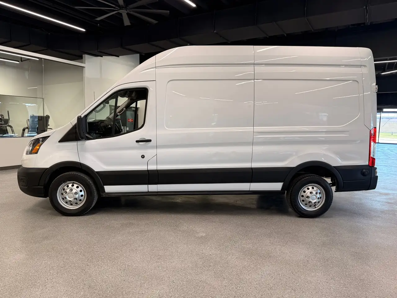 Ford Transit Cargo Van снимка Ford Transit Cargo Van