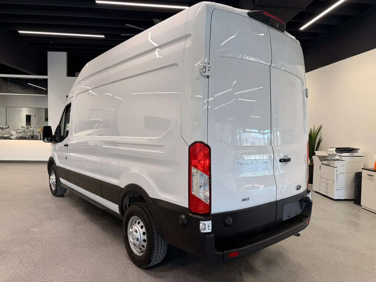 Ford Transit Cargo Van снимка Ford Transit Cargo Van