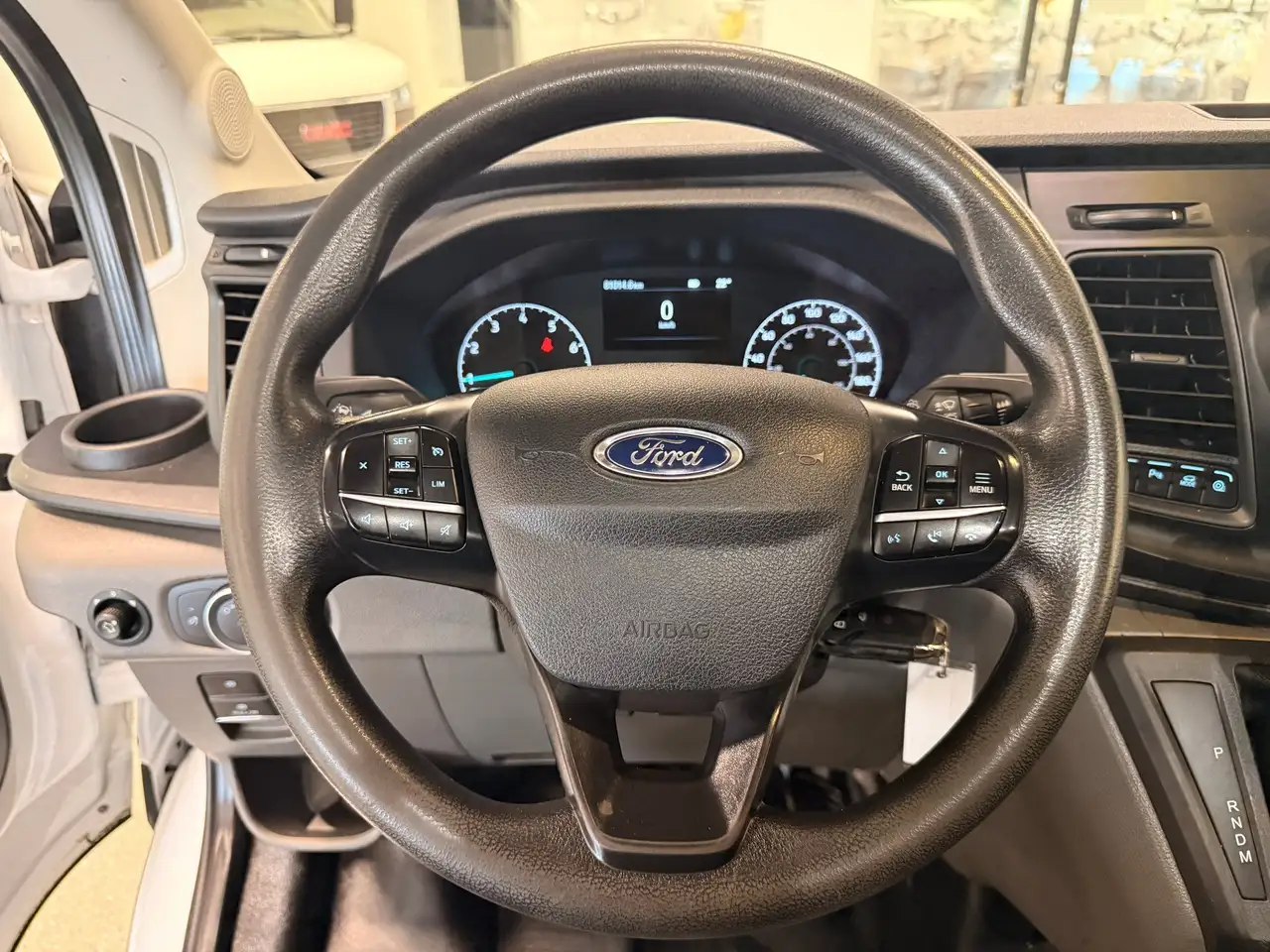 Ford Transit Cargo Van снимка Ford Transit Cargo Van