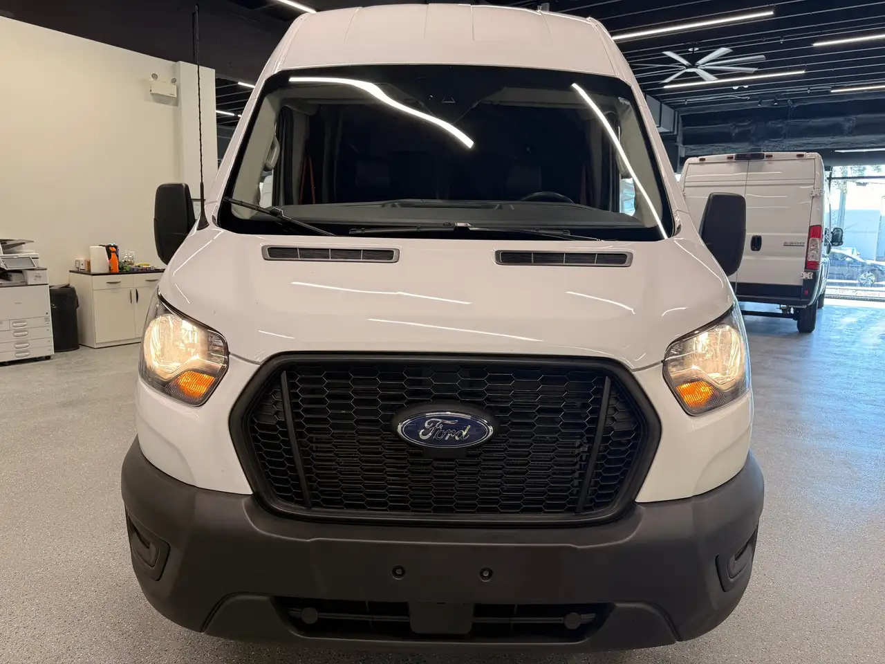 Ford Transit Cargo Van снимка Ford Transit Cargo Van