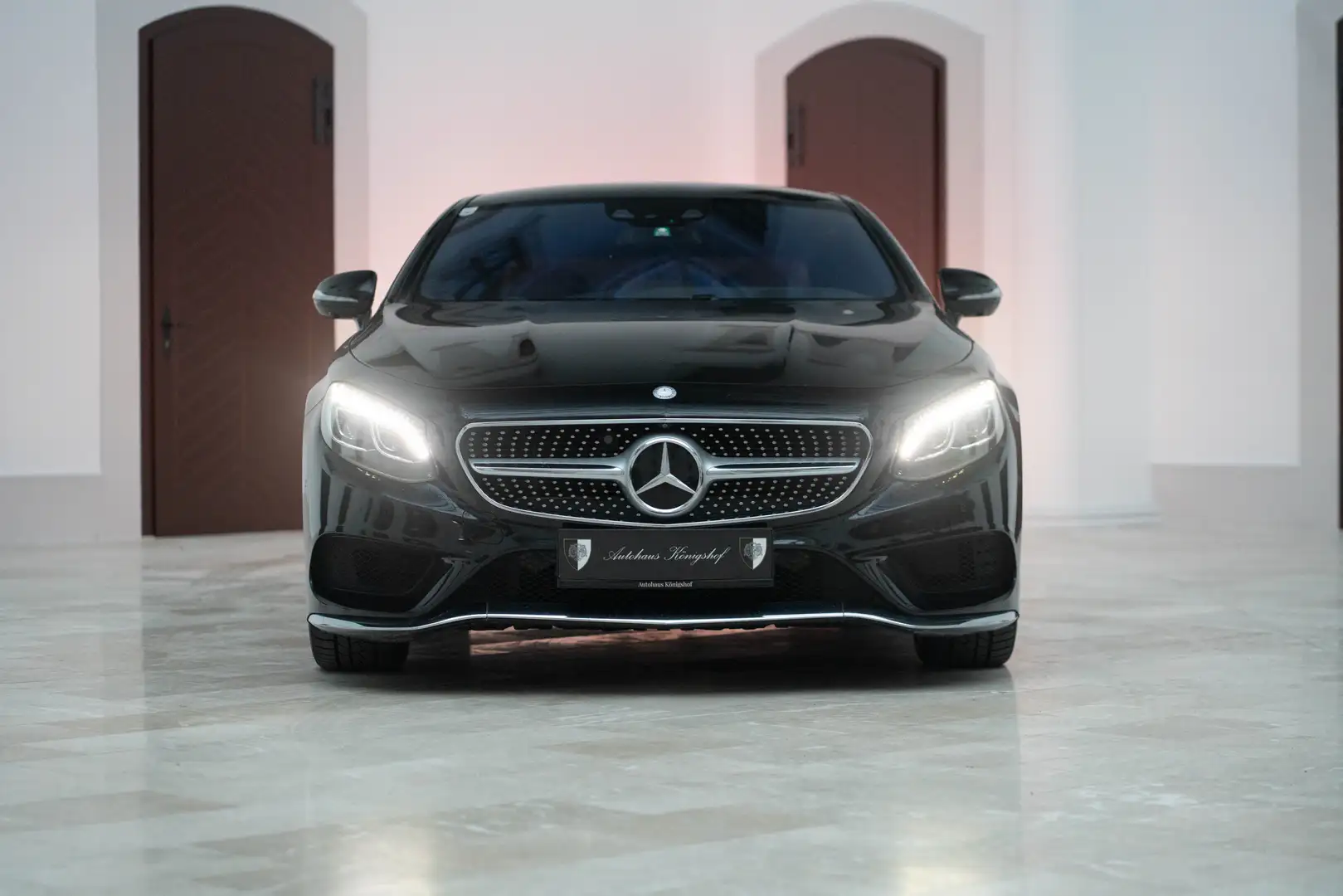 Mercedes-Benz S 500 4Matic Coupe Schwarz - 1
