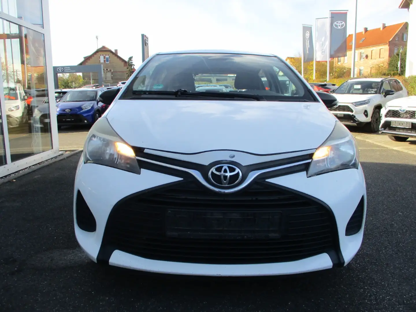 Toyota Yaris 1.0 Weiß - 2