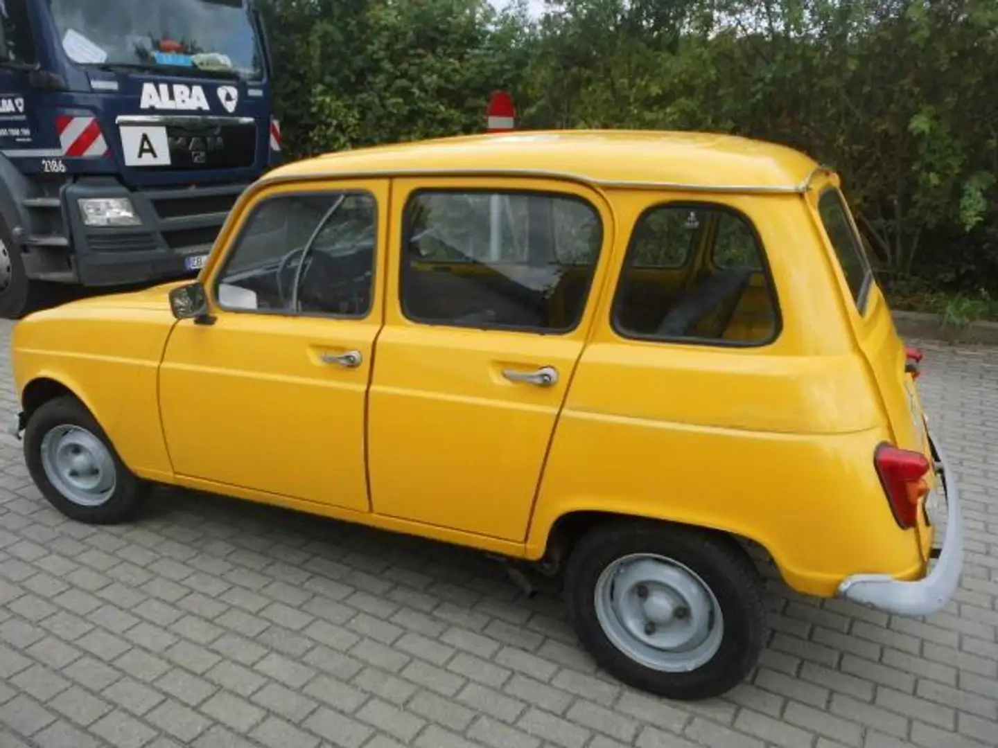 Renault R 4 Gelb - 1
