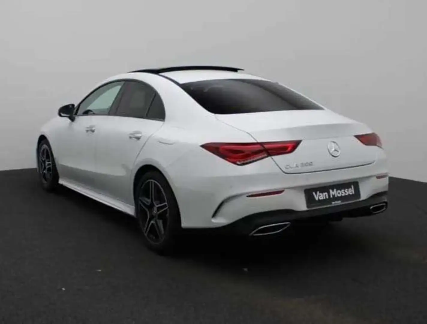 Mercedes-Benz CLA 200 7G-DCT AMG Line - 1
