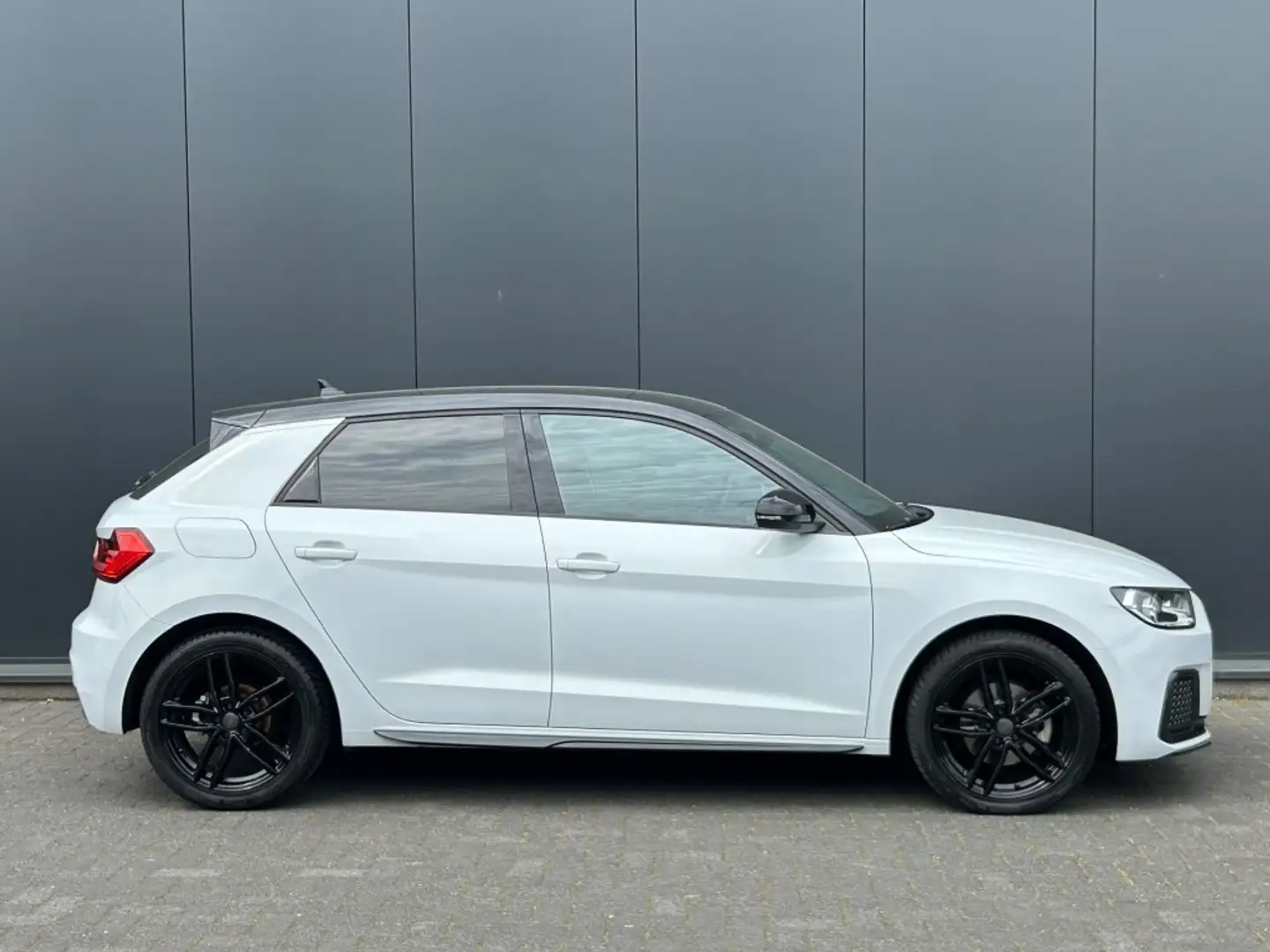 Audi A1 SB 30 TFSI Carplay Android Cruise V-Cockpit Zwart Blanc - 2