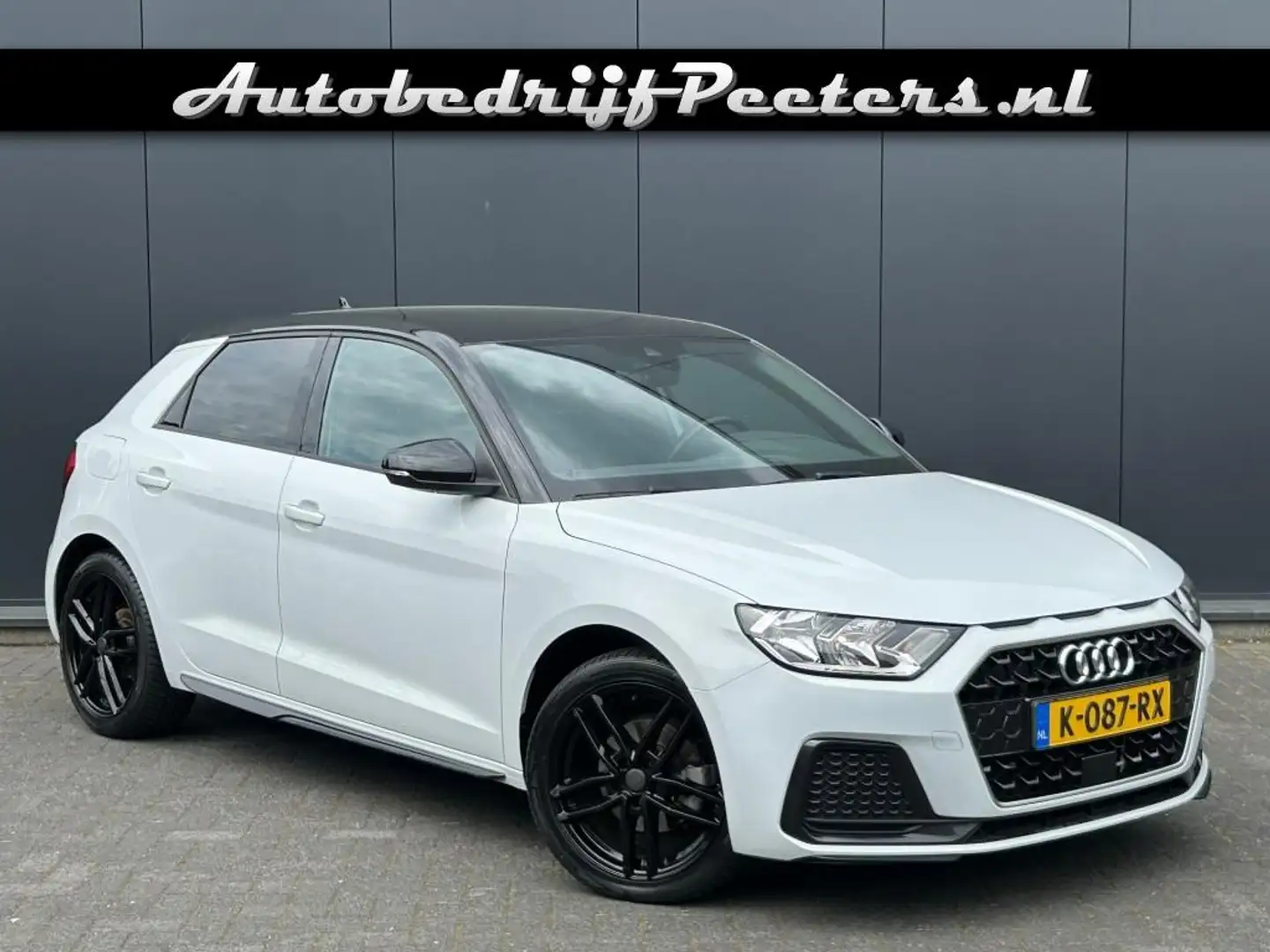 Audi A1 SB 30 TFSI Carplay Android Cruise V-Cockpit Zwart Blanc - 1