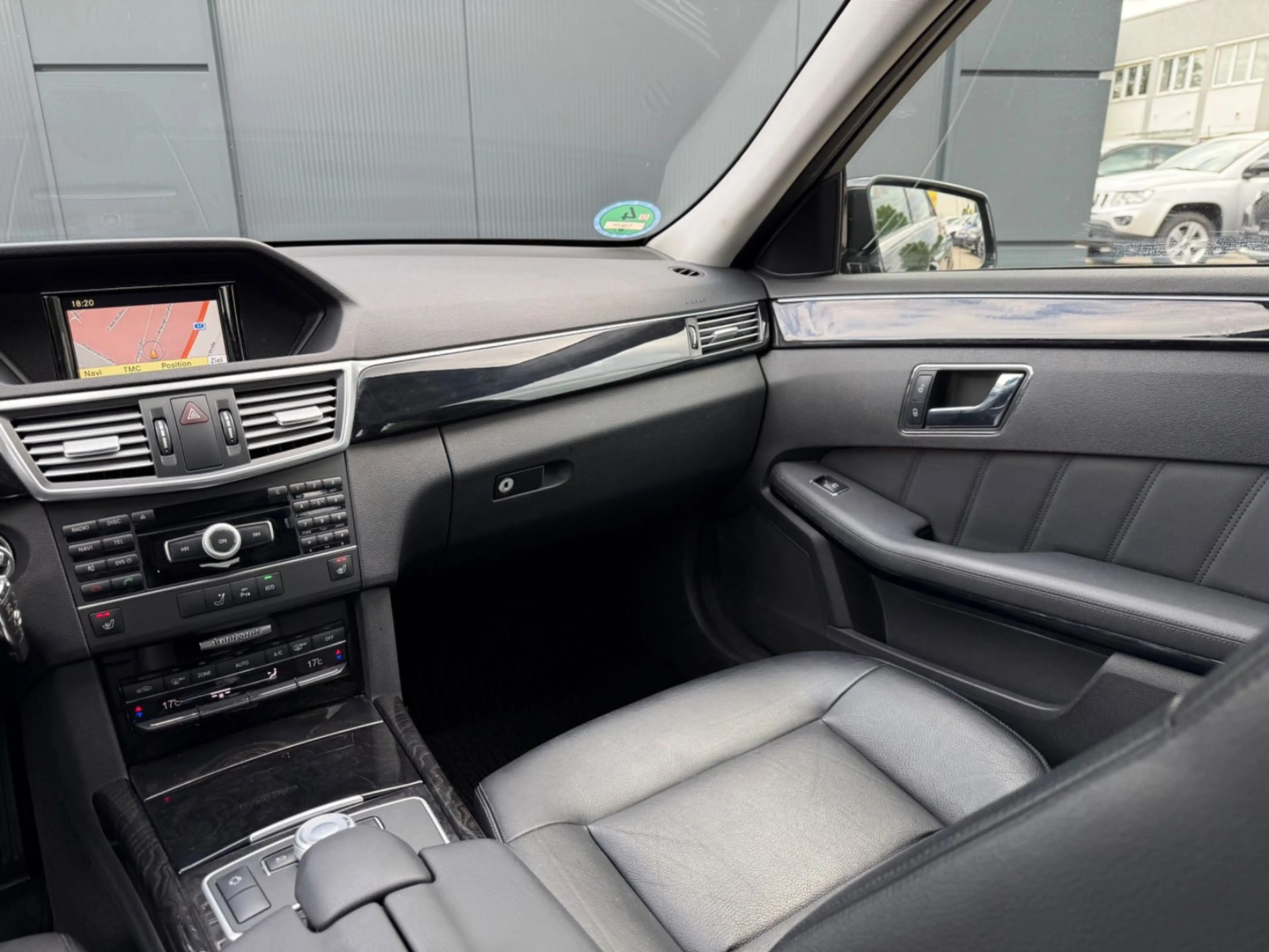 Mercedes-Benz E 250 E Limousine CGI BlueEfficiency *Automatik — photo 14