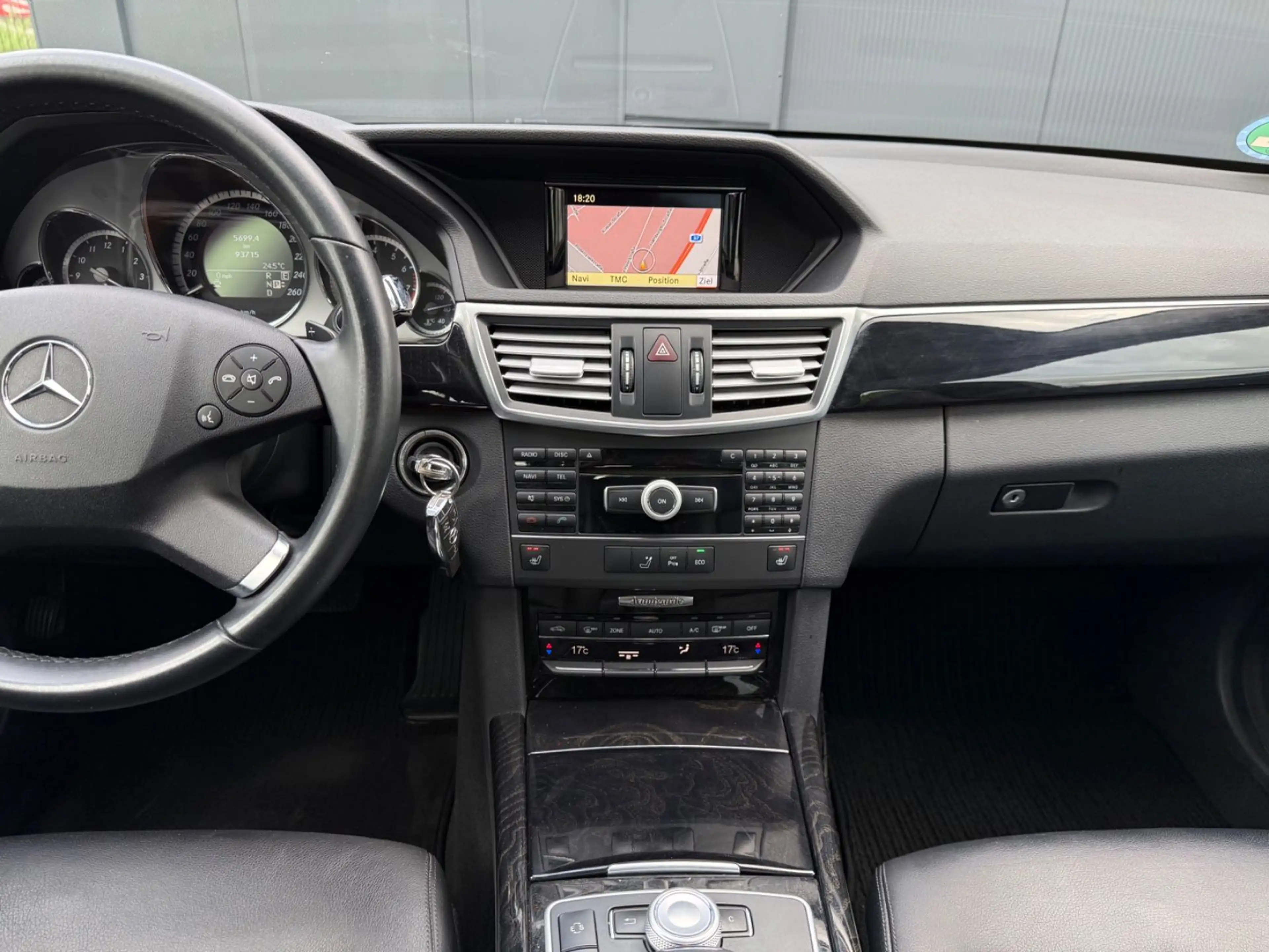 Mercedes-Benz E 250 E Limousine CGI BlueEfficiency *Automatik — photo 13