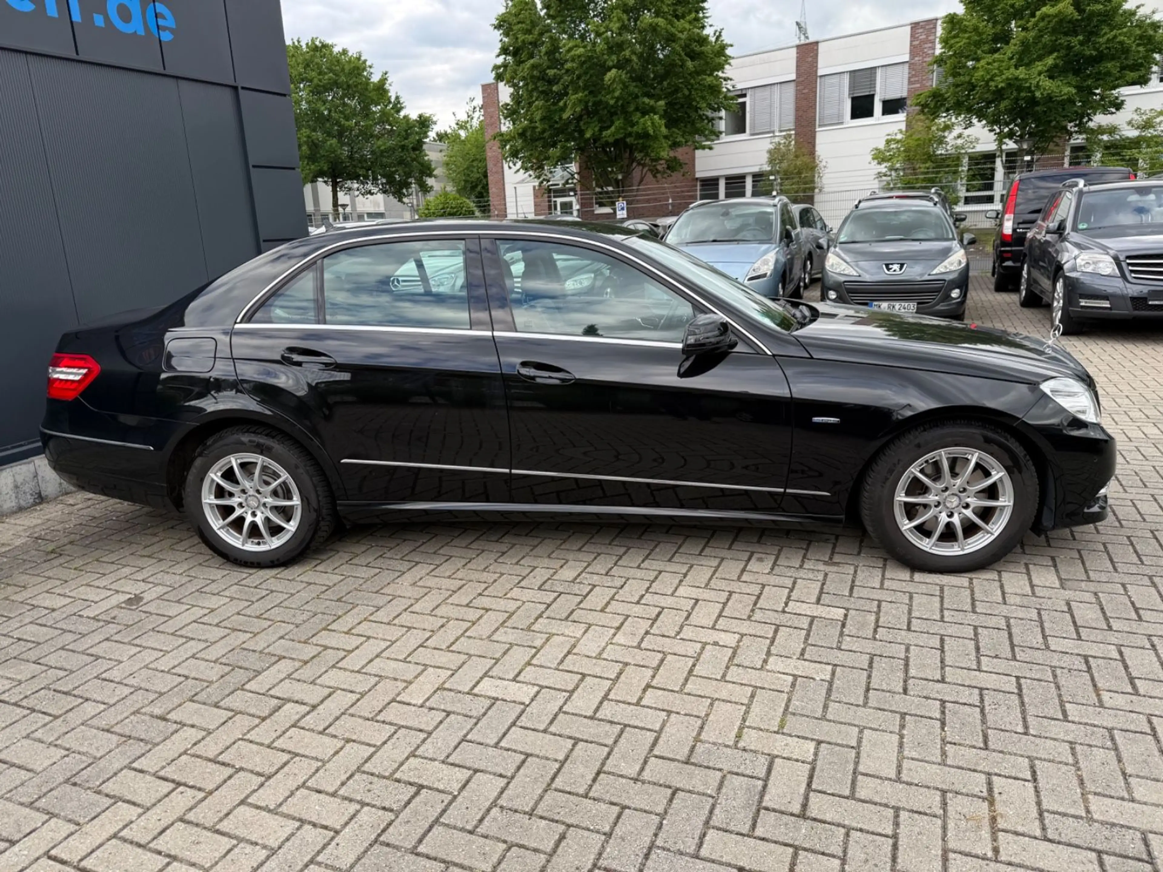 Mercedes-Benz E 250 E Limousine CGI BlueEfficiency *Automatik — photo 5
